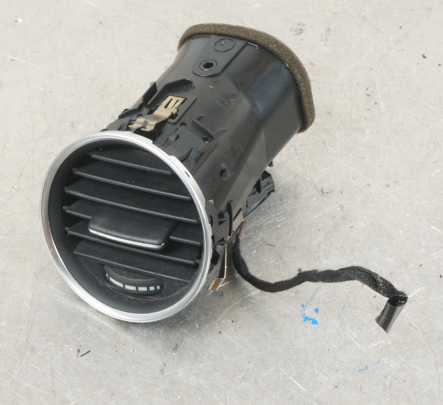 Mercedes W204 C350 C250 C300 Dash AC A/C Air Vent Grill Left Side OEM 12 13 14