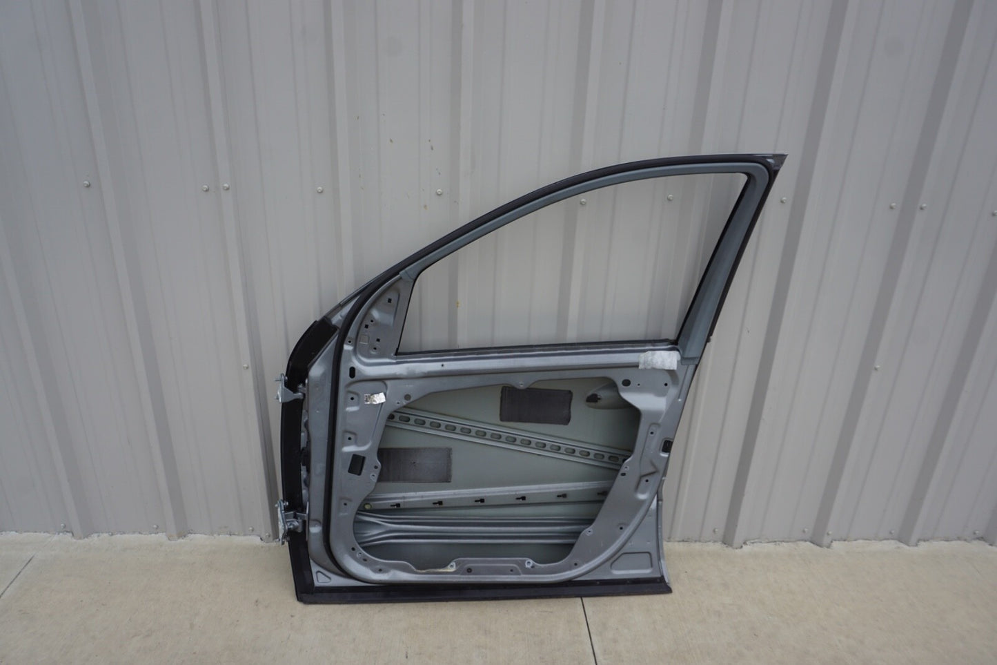 06-11 Mercedes W164 ML63 ML350 ML500 FRONT RIGHT PASSENGER SIDE DOOR SHELL OEM