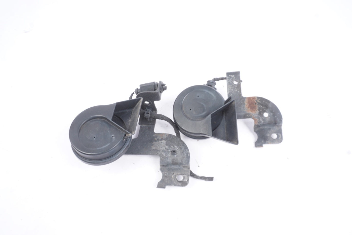 2004–2008 Audi  A8 High & Low Tone Horn Set OEM 8E0951221A 8E0951223A