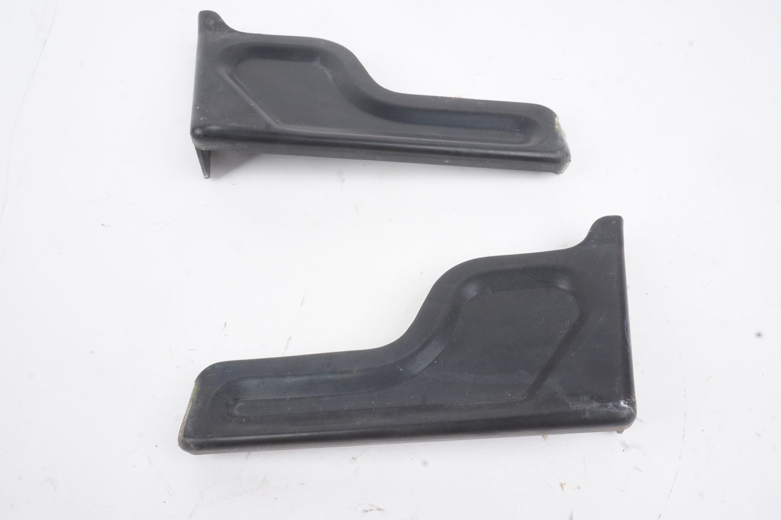 1987 - 1993 Cadillac Allante Mount Bracket Support Set Of 2 OEM