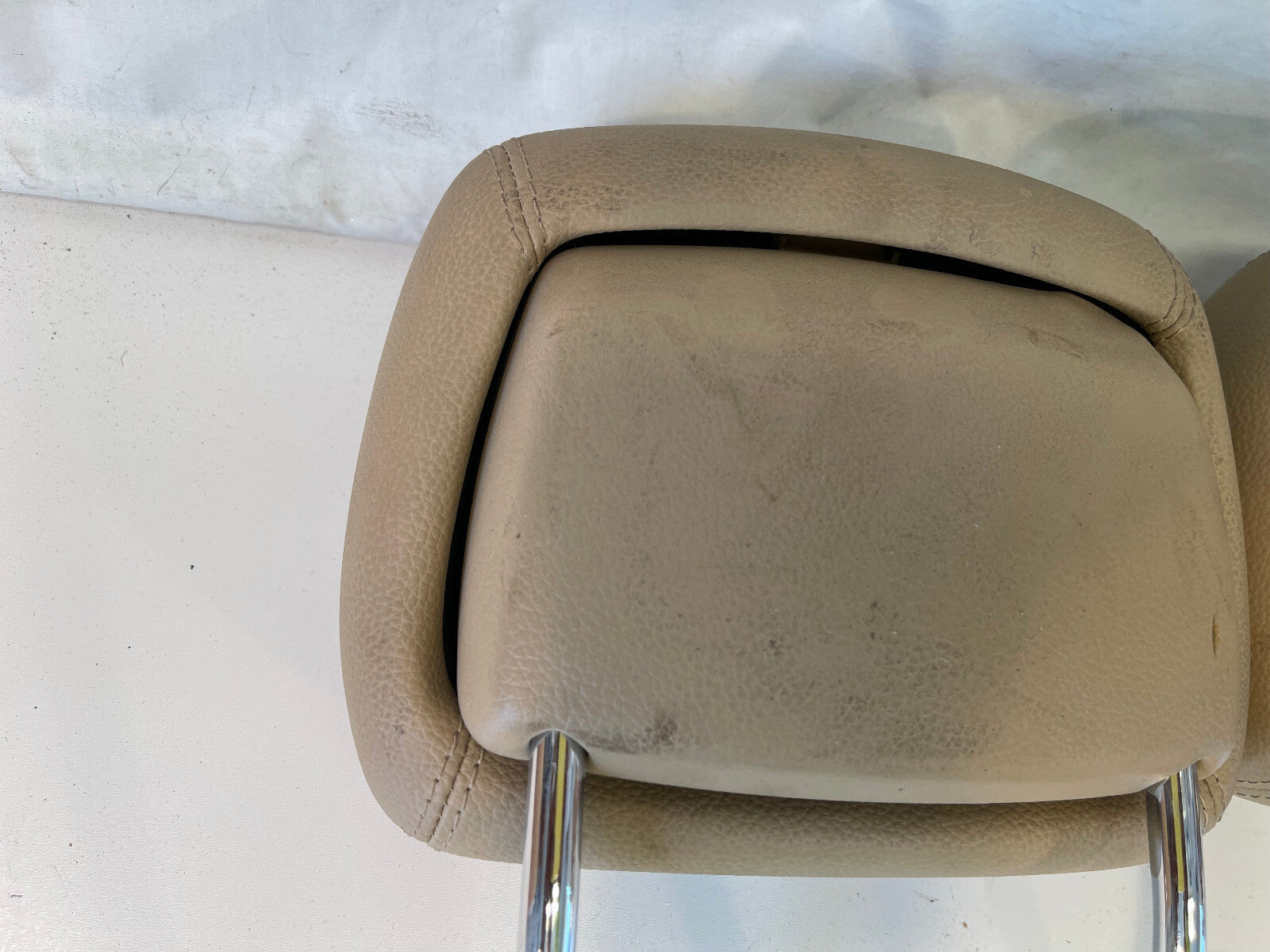 06-10 MERCEDES BENZ R350 R500 W251 FRONT SEAT HEADREST LEFT & RIGHT SET OEM