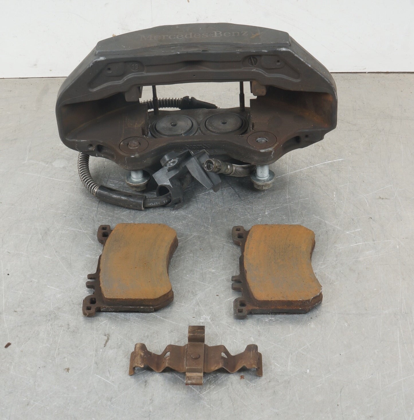 2013 - 2020 Front Left Brake Caliper 2314213798 OEM Mercedes SL400 SL450 SL550