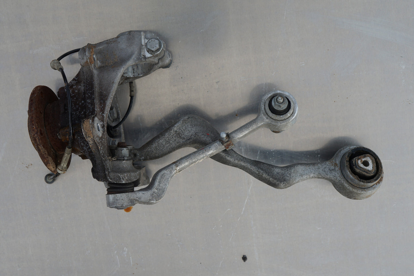 07-11 BMW E92 328i convertible FRONT LEFT DRIVER SPINDLE KNUCKLE WHEEL HUB OEM