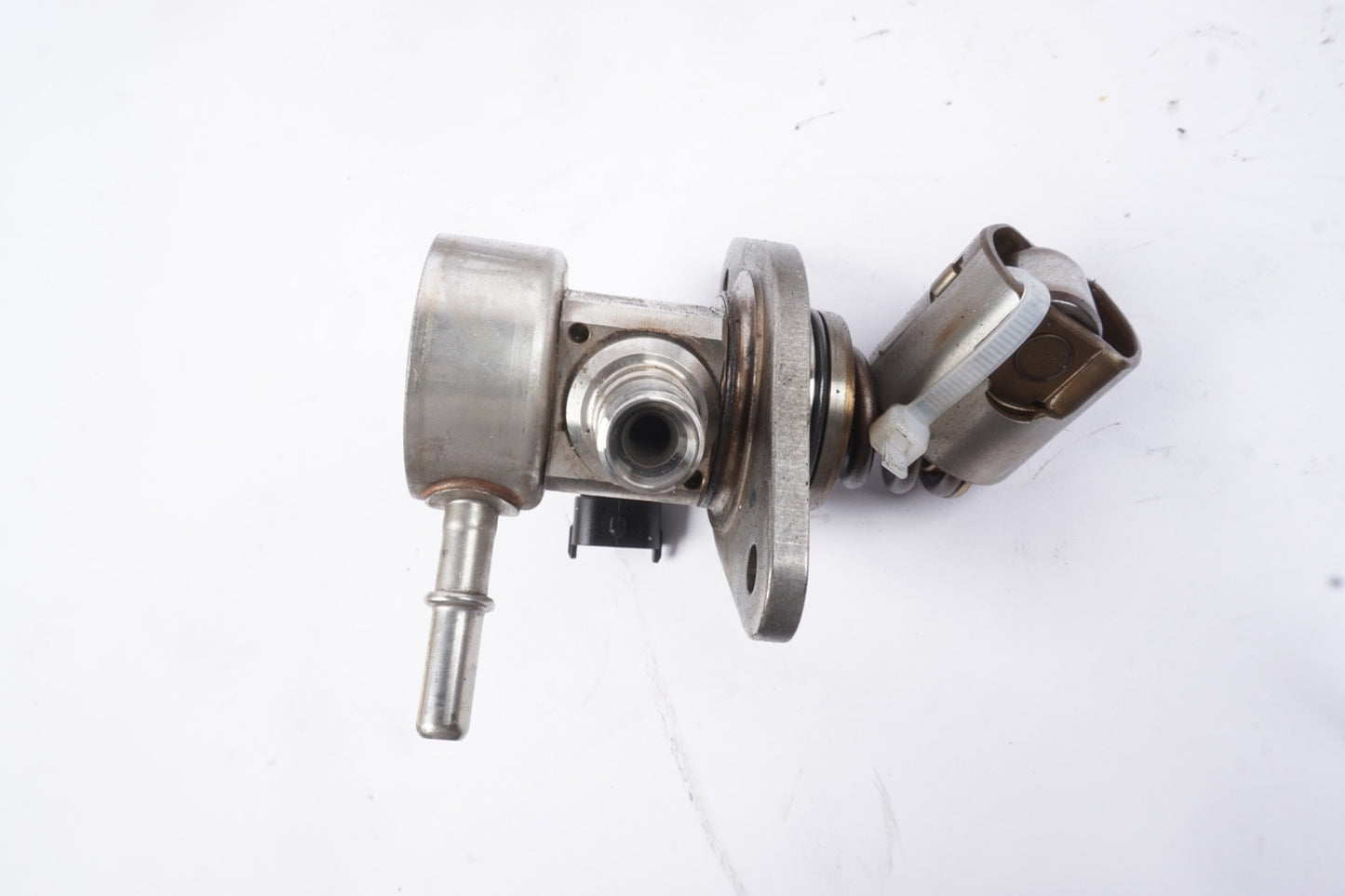 2015 - 2018 FORD FOCUS 1.0L L3 GAS ENGINE FUEL INJECTION RAIL W/ INJECTOR OEM