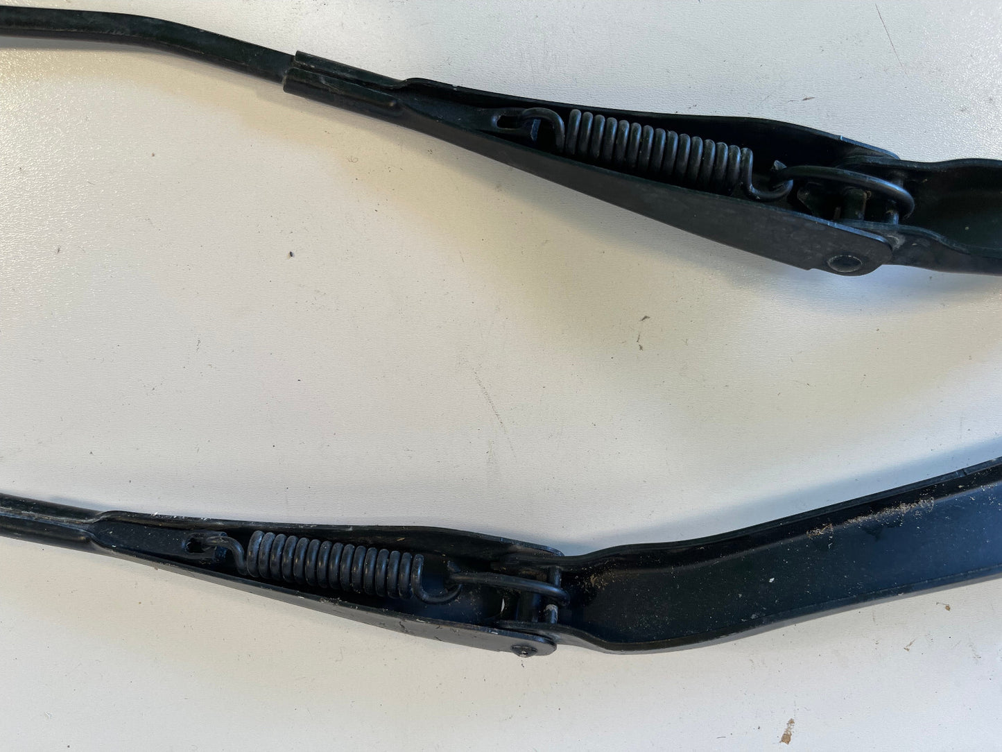07-11 BMW E90 E91 E92 E93 3-SERIES SET OF 2 FRONT LEFT & RIGHT WIPER ARM OEM