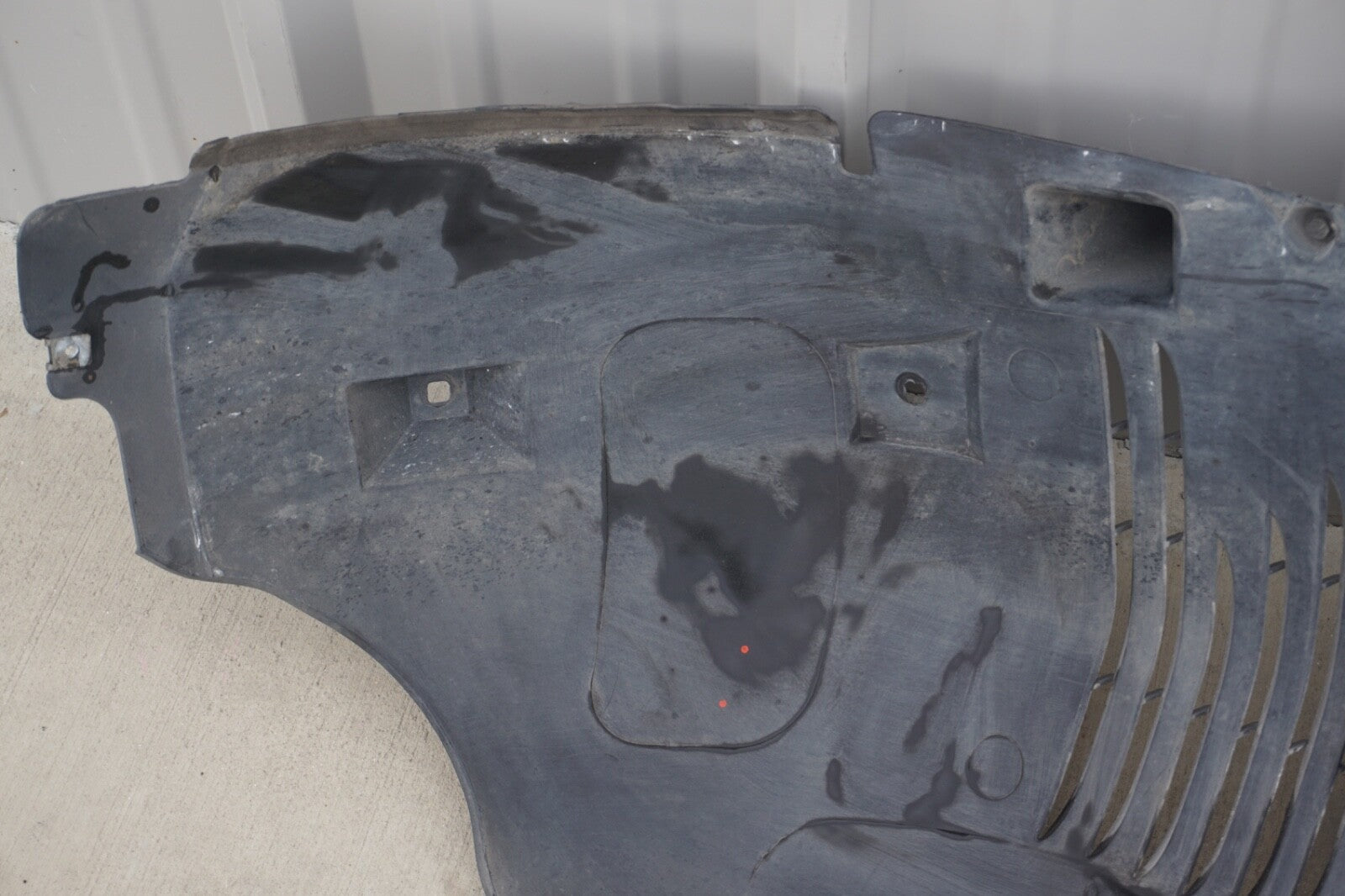 03-06 Mercedes R230 SL500 Front Right Inner Rear Part Wheelhouse Covering Oem