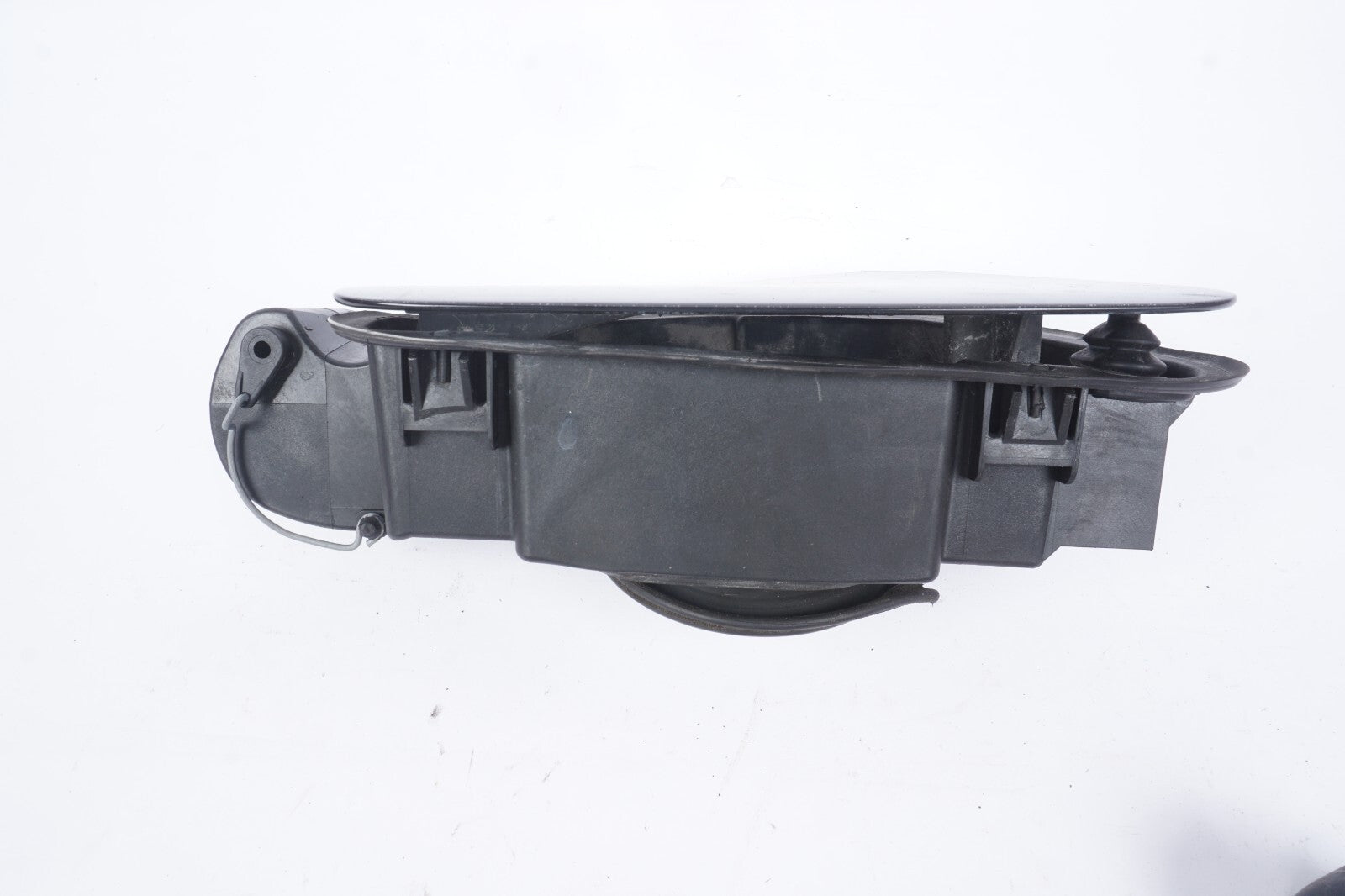 2004 - 2010  BMW 650i E63 E64 Fuel Tank Door & Cap w/ Actuator OEM