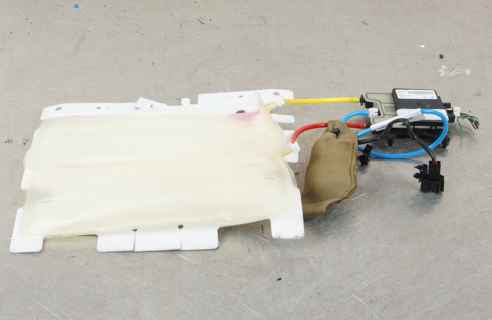 2010-2016 MERCEDES E350 W212 FRONT RIGHT PASSENGER SIDE SEAT LUMBAR SUPPORT OEM