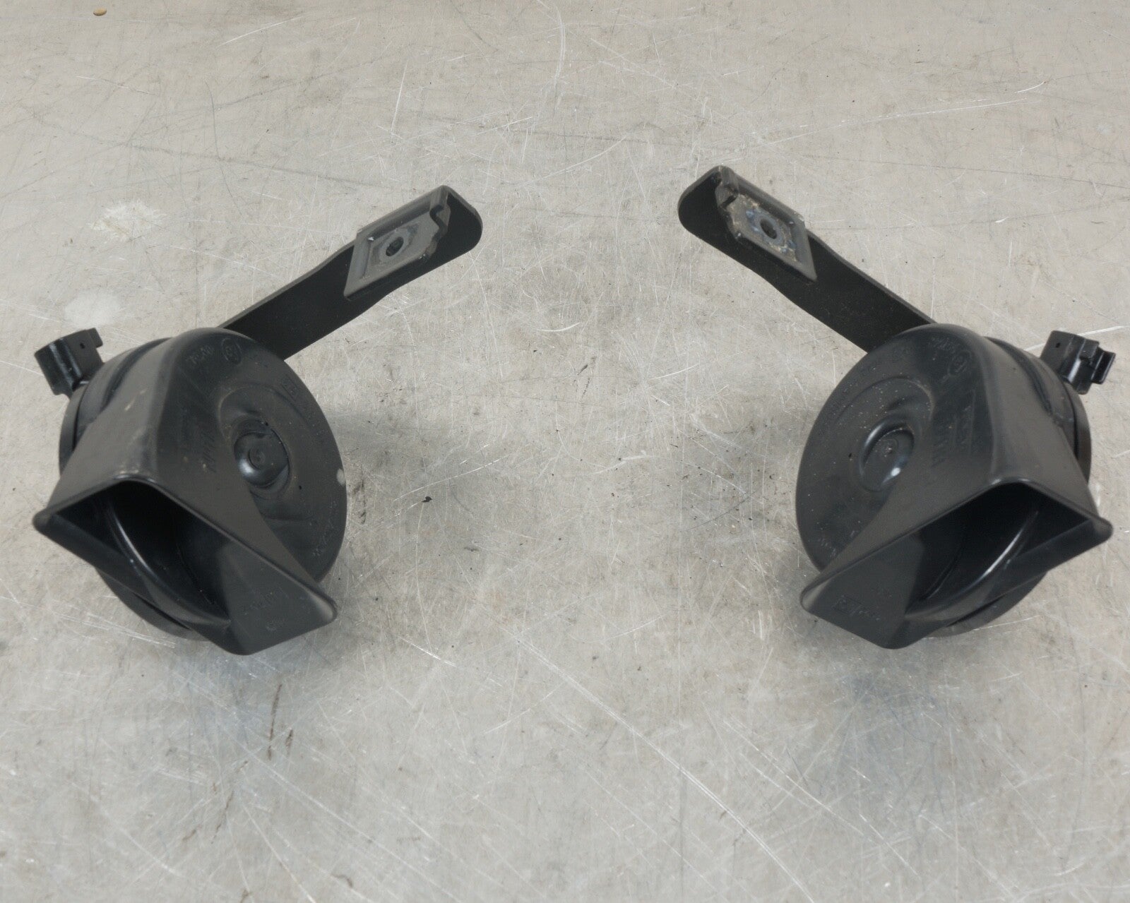 2020-2023 CADILLAC CT4 FRONT RIGHT LEFT SIDE LOW NOTE TONE HORN SIGNAL PAIR