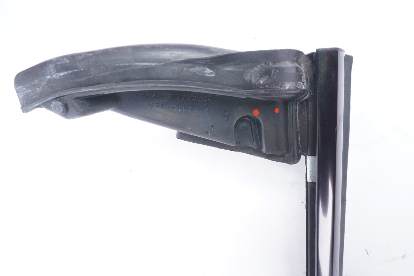 03 - 08 Mercedes R230 SL500 Front Right Passenger Door Window Belt Trim OEM