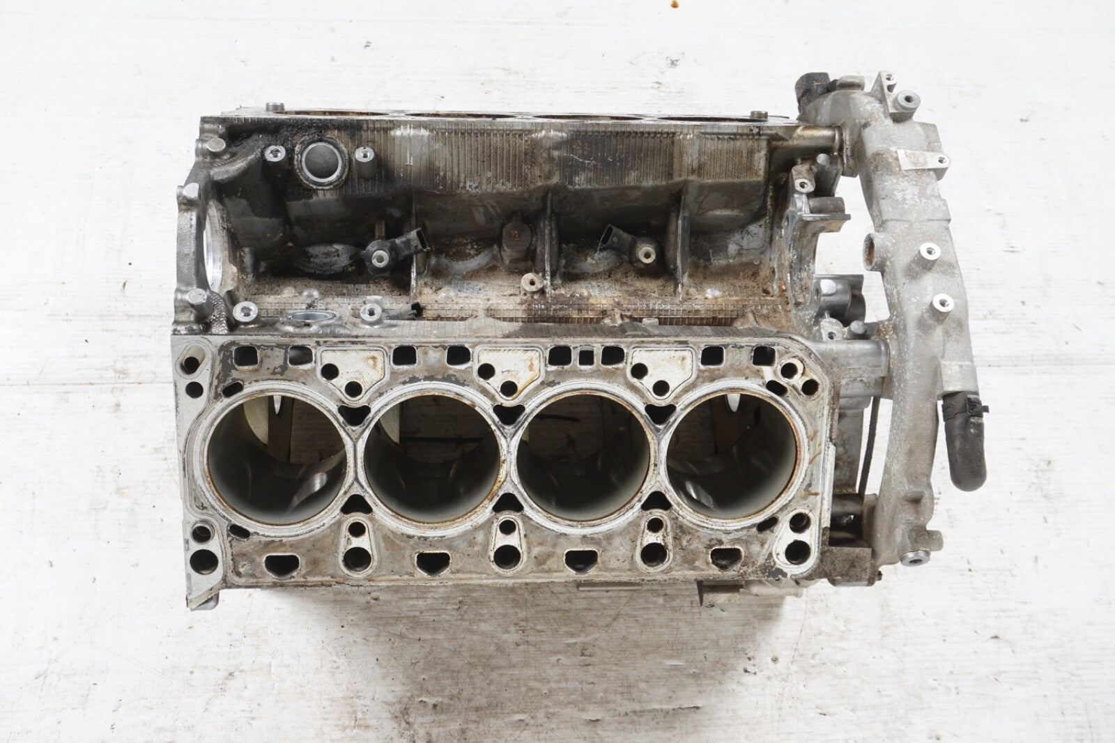 2009 - 2018 PORSCHE CAYENNE 4.8L 8 CYLINDER CYLINDER BLOCK CRANKCASE 948101113
