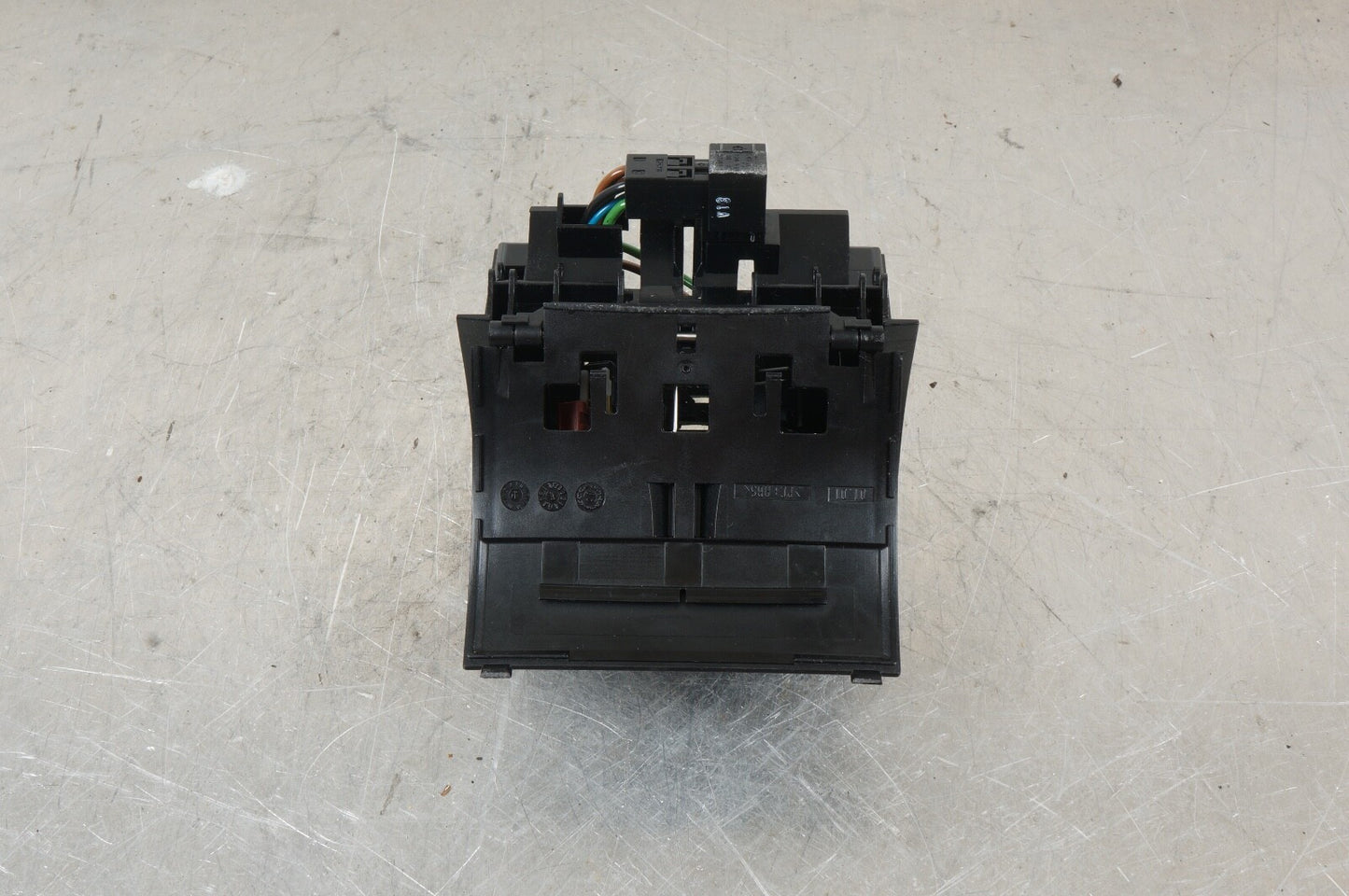 2007-2013 MERCEDES S600 CENTER CONSOLE REAR POWER OUTLET LIGHTER OEM
