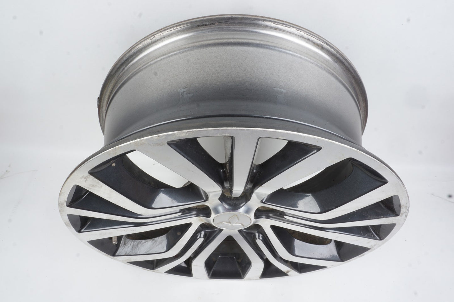 2016 - 2018 MITSUBISHI OUTLANDER ALUMINIUM WHEEL RIM  ALLOY J18X7J OEM