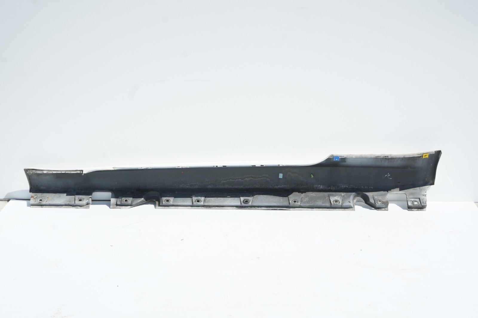 2006 - 2010 BMW 650I RIGHT PASSENGER SIDE ROCKER PANEL SKIRT MOLDING OEM