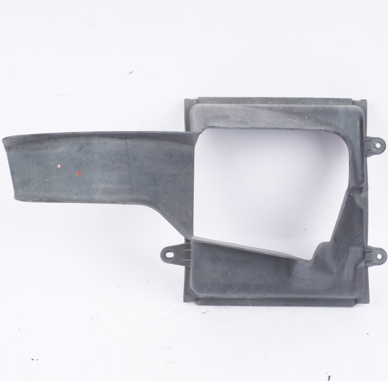 2014-2019 MASERATI GHIBLI FRONT RIGHT PASS SIDE INTERCOOLER AIR DUCT GUIDE OEM