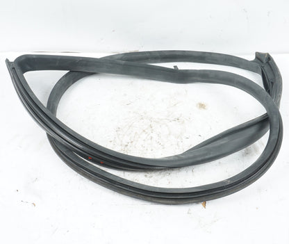 14 - 20 MASERATI QUATTROPORTE FRONT RIGHT PASSENGER DOOR WEATHERSTRIP SEAL OEM