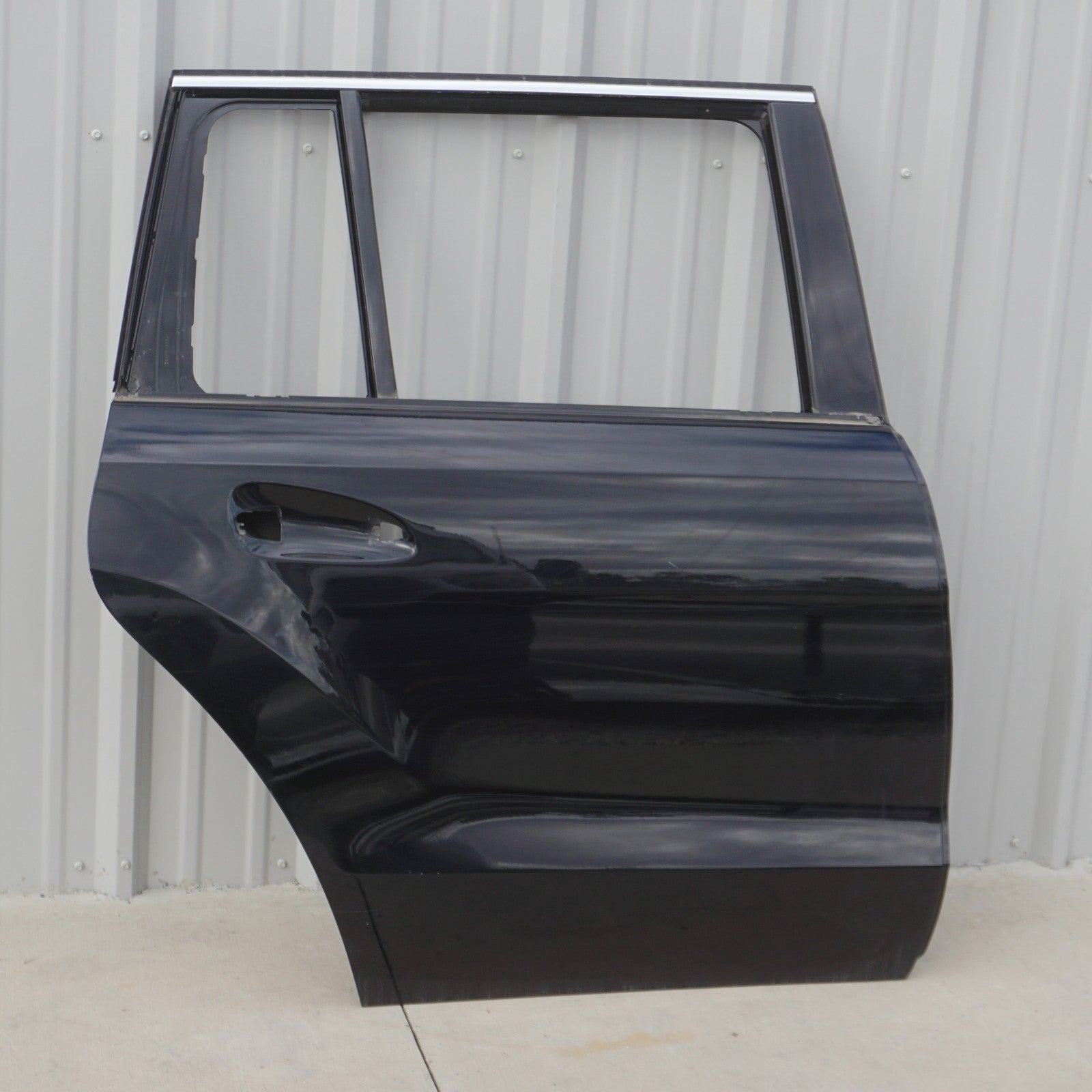 13-16 Mercedes X166 W166 ML GL GLS Rear Right Passenger Side Door Shell OEM