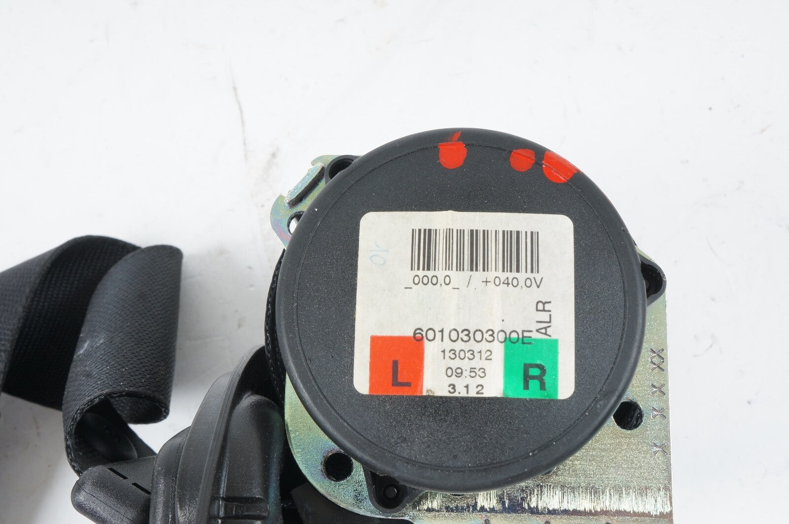 2007-2010 MINI COOPER REAR LEFT OR RIGHT SEAT BELT RETRACTOR OEM 601030300