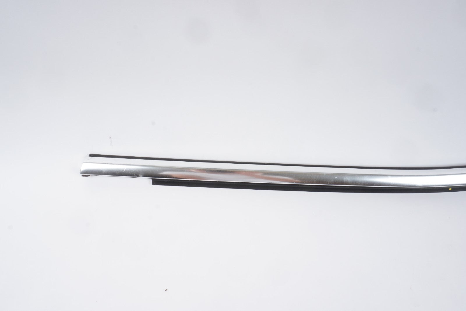 2014 - 2019 MASERATI GHIBLI REAR RIGHT PASS SIDE WINDOW CHROME BELT MOLDING OEM