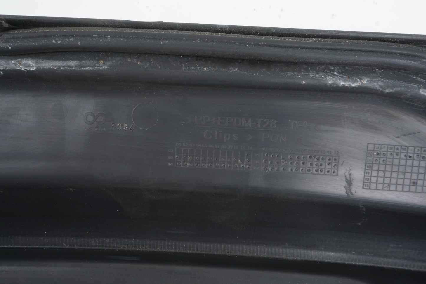 2006 - 2013 VOLVO C70 FRONT WINDSHIELD WIPER COWL GRILLE PANEL COVER TRIM OEM