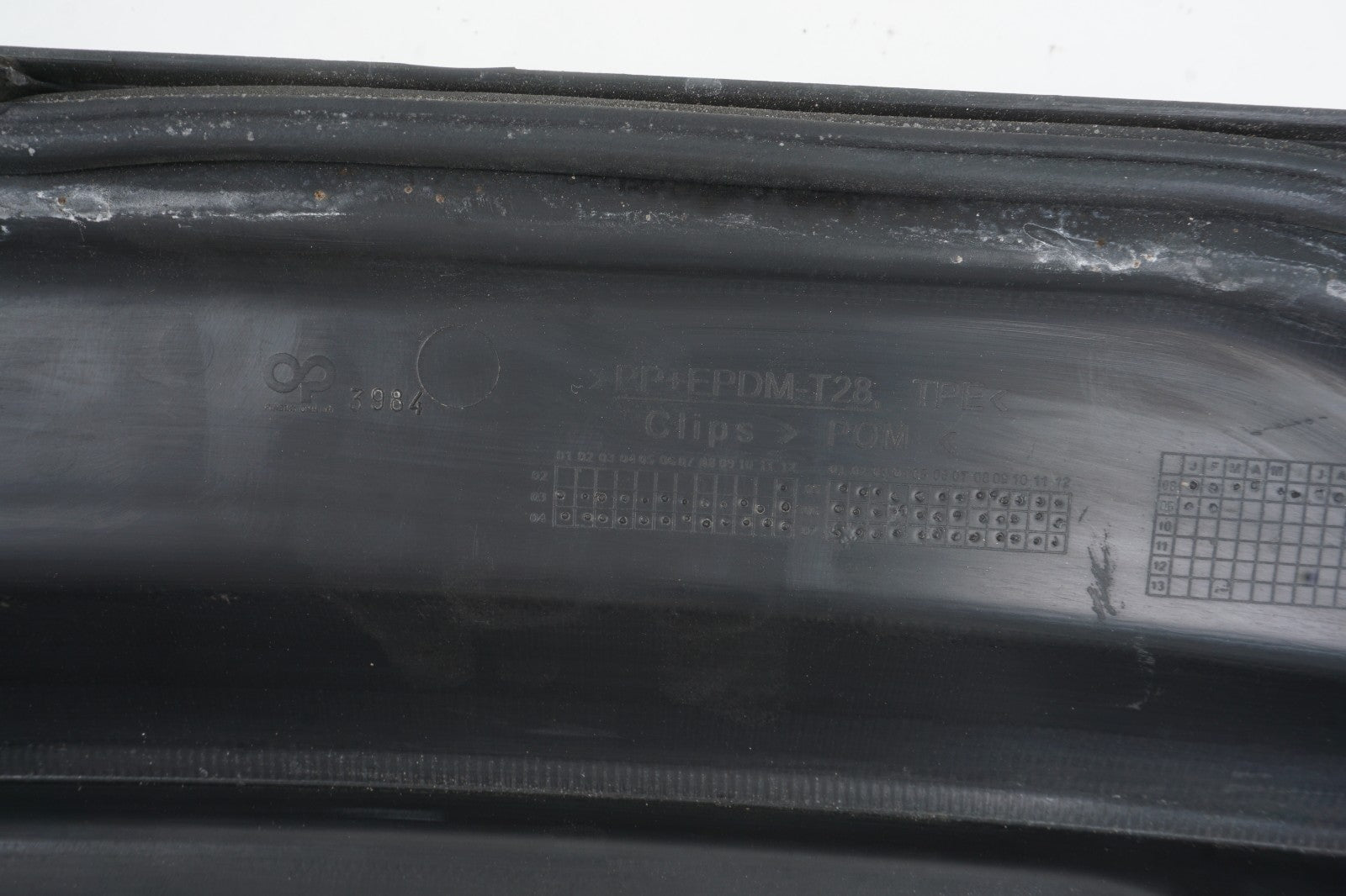 2006 - 2013 VOLVO C70 FRONT WINDSHIELD WIPER COWL GRILLE PANEL COVER TRIM OEM