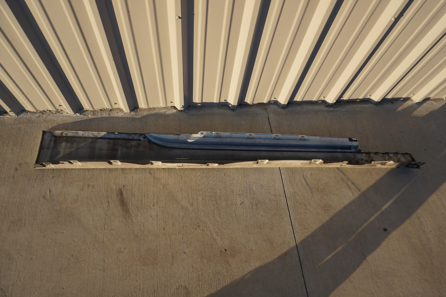 13-18 BMW 650i 640i F06 Left Driver Side Rocker Panel Skirt Molding OEM