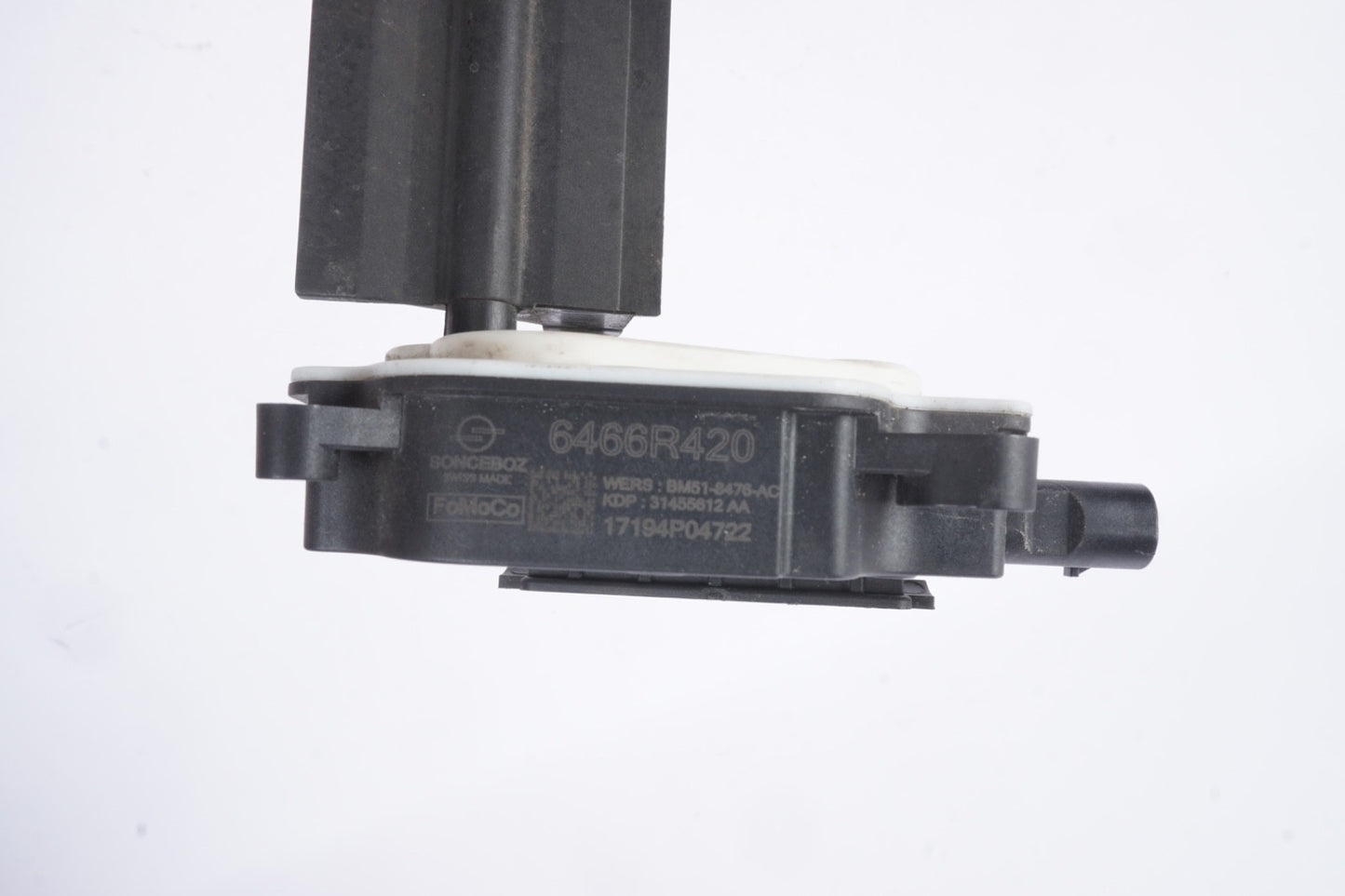 2013  - 19 FORD  FOCUS SHUTTER MOTOR ACTUATOR 6466R420 OEM
