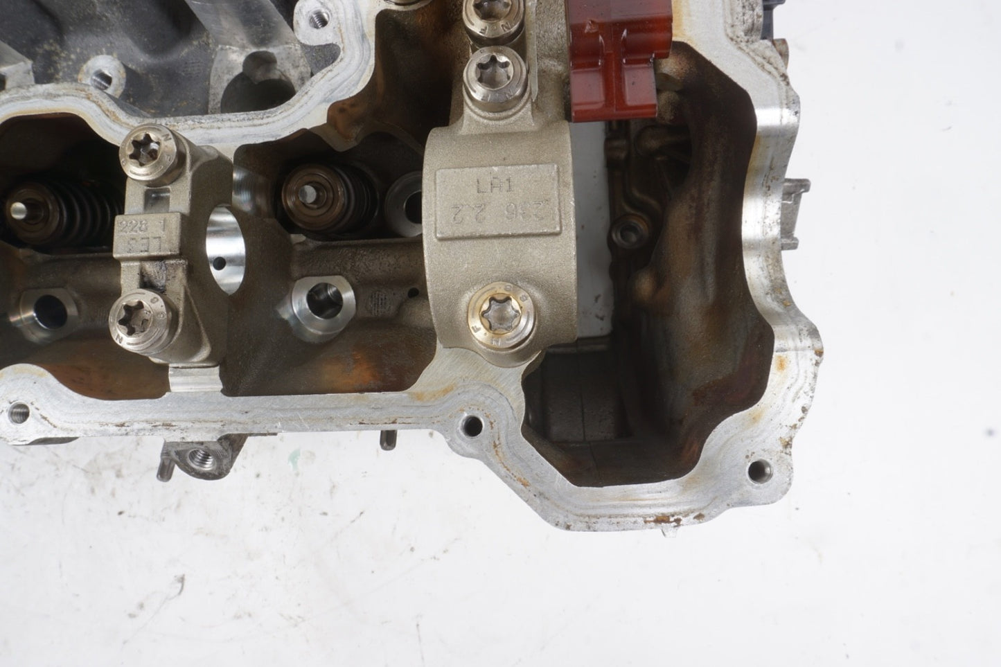 08-17 BMW F12 650i 750i 550i X6 N63 4.4L V8 Engine Cylinder Head Right Side OEM