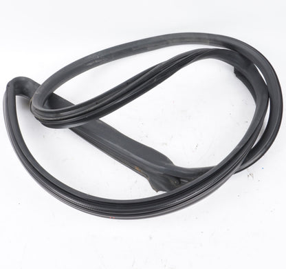 2014 - 2020 MASERATI GHIBLI FRONT RIGHT SIDE DOOR SEAL WEATHERSTRIP OEM
