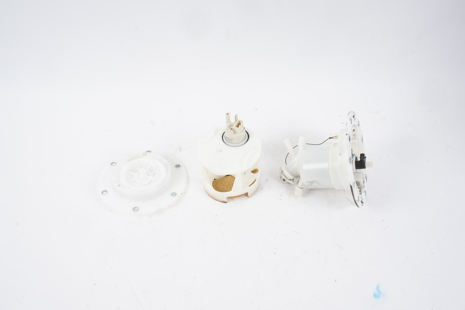 12 - 14 Mercedes C300 GAS FUEL PUMP  OEM