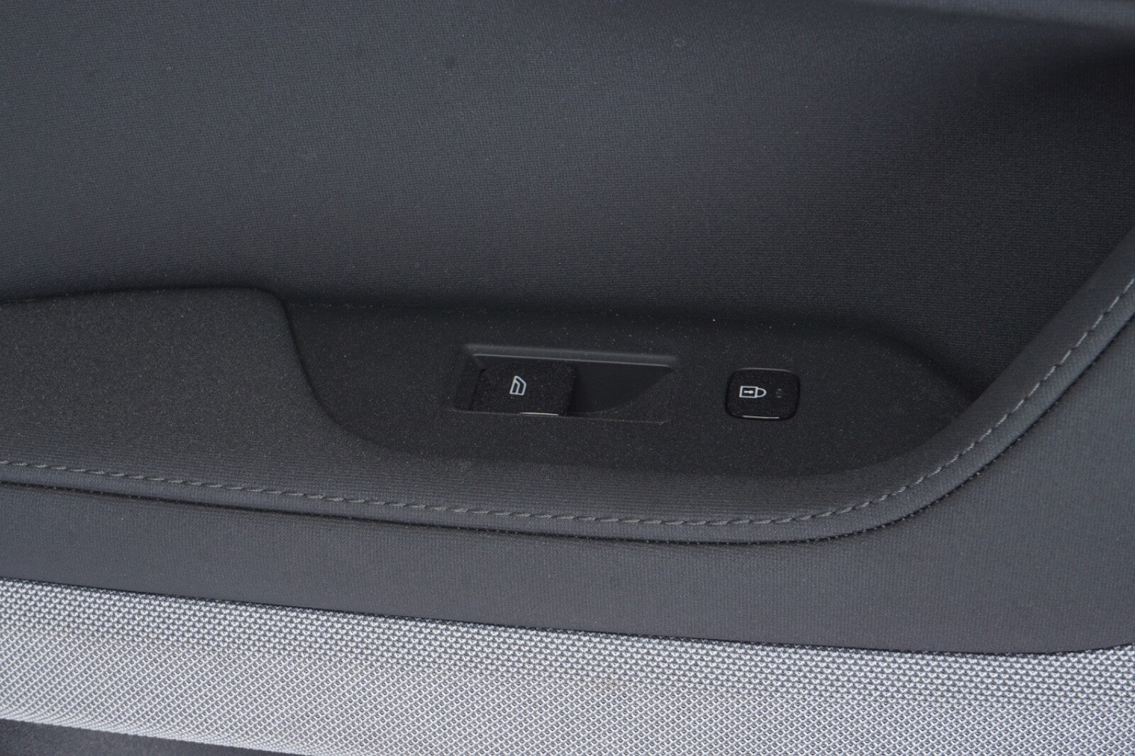 2021-2024 POLESTAR 2 REAR LEFT SIDE INTERIOR DOOR PANEL TRIM COVER OEM 