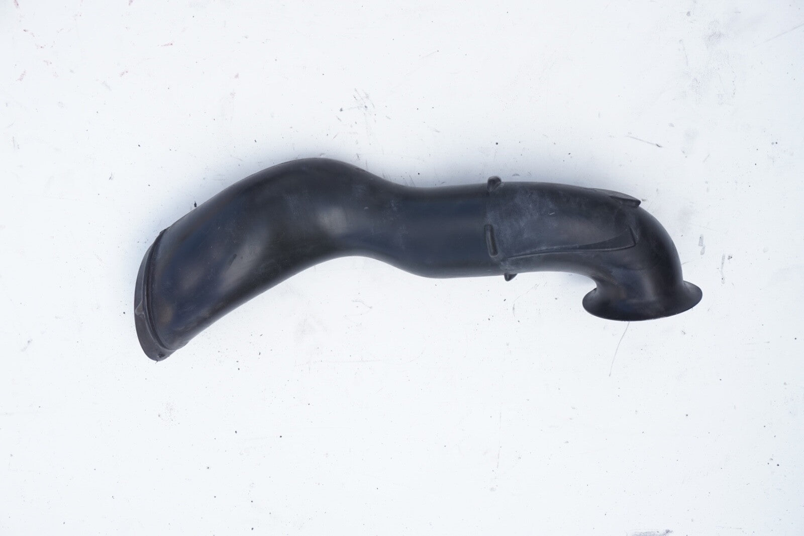 2011 - 2018 Porsche Cayenne Air Cleaner Intake Pipe 7P5128752