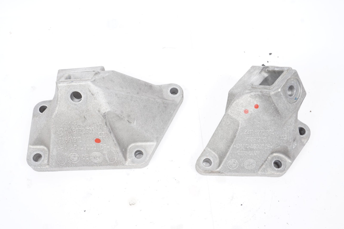 13 - 18 BMW 550I 650I 750I 4.4L N63 Engine Motor Mount Bracket Left & Right OEM