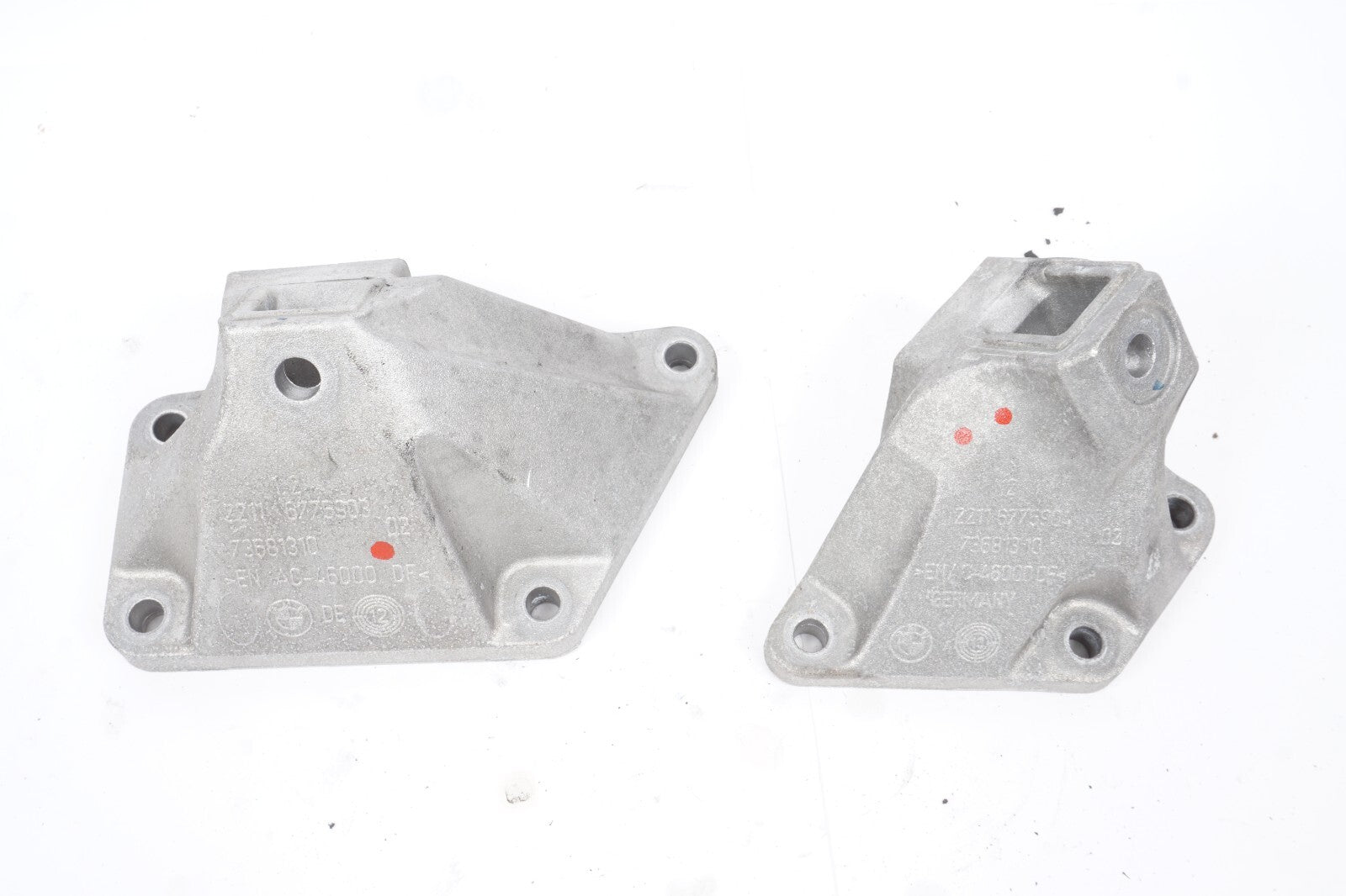 13 - 18 BMW 550I 650I 750I 4.4L N63 Engine Motor Mount Bracket Left & Right OEM