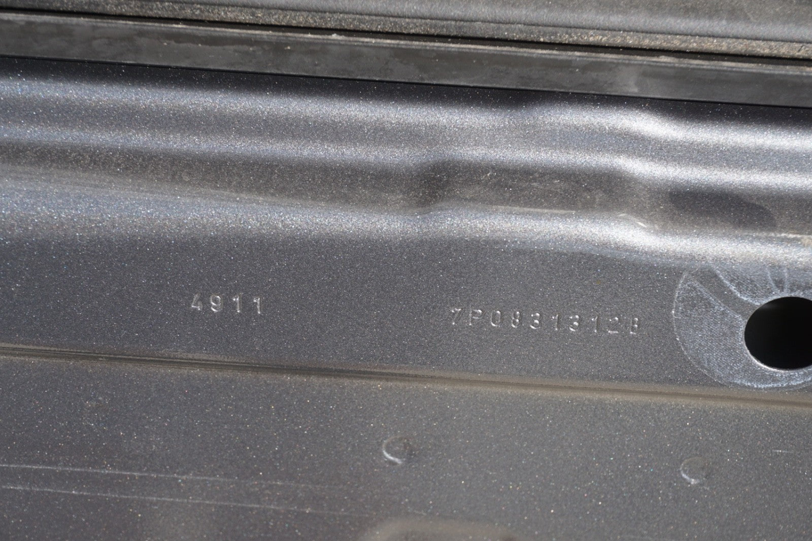 2011-2018 PORSCHE CAYENNE FRONT RIGHT DOOR COMPLETE COVER PANEL GRAY OEM