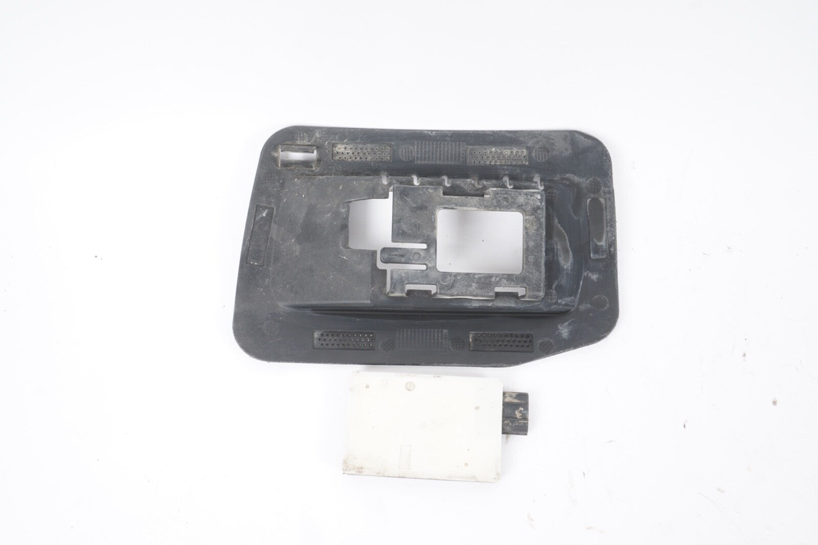 2017-2019 ALFA ROMEO GIULIA REAR LEFT RIGHT BLIND SPOT RADAR SENSOR 50538672