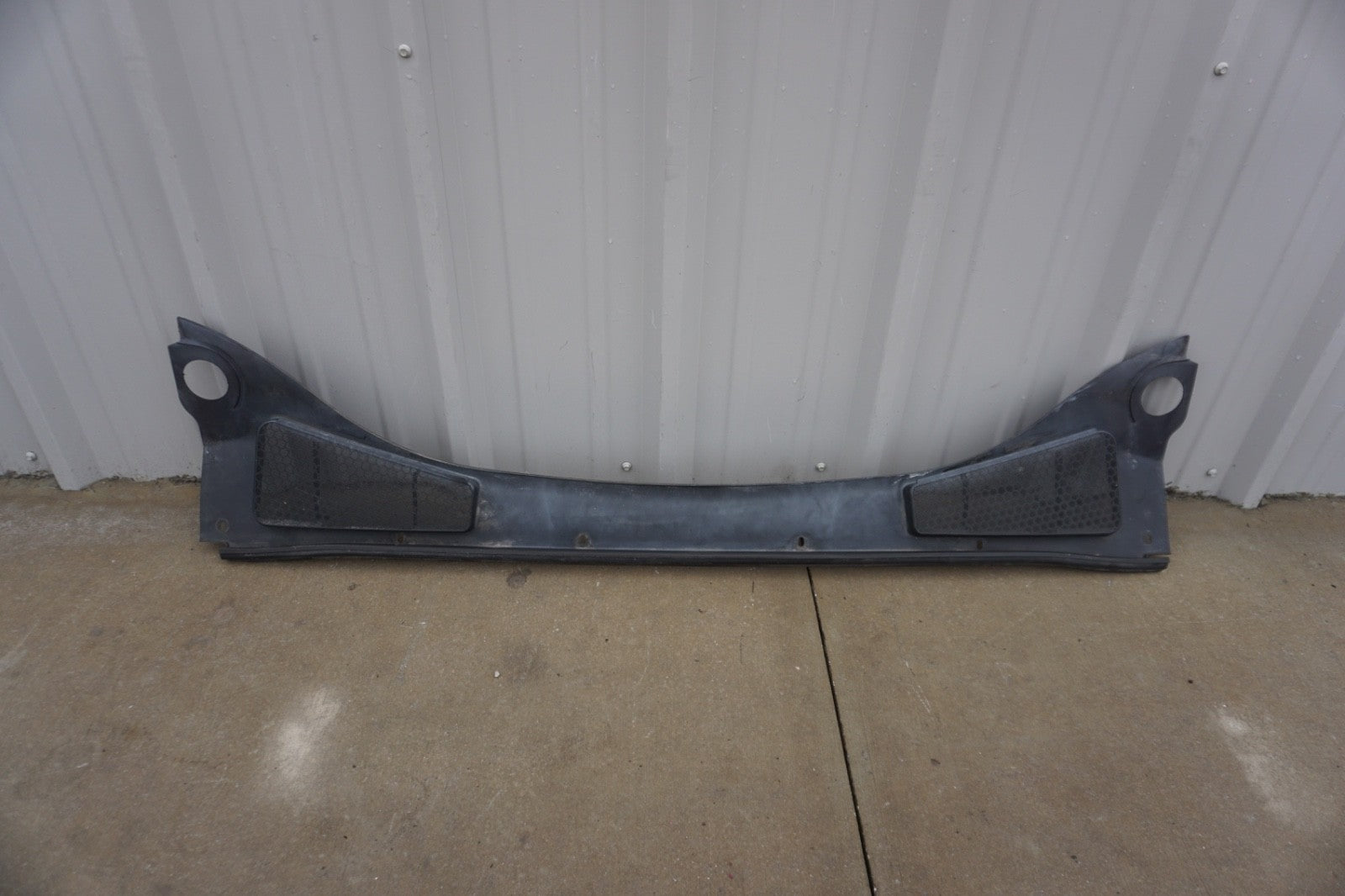 2012 - 2018 Ford Focus Windshield Wiper Motor Cowl Cover