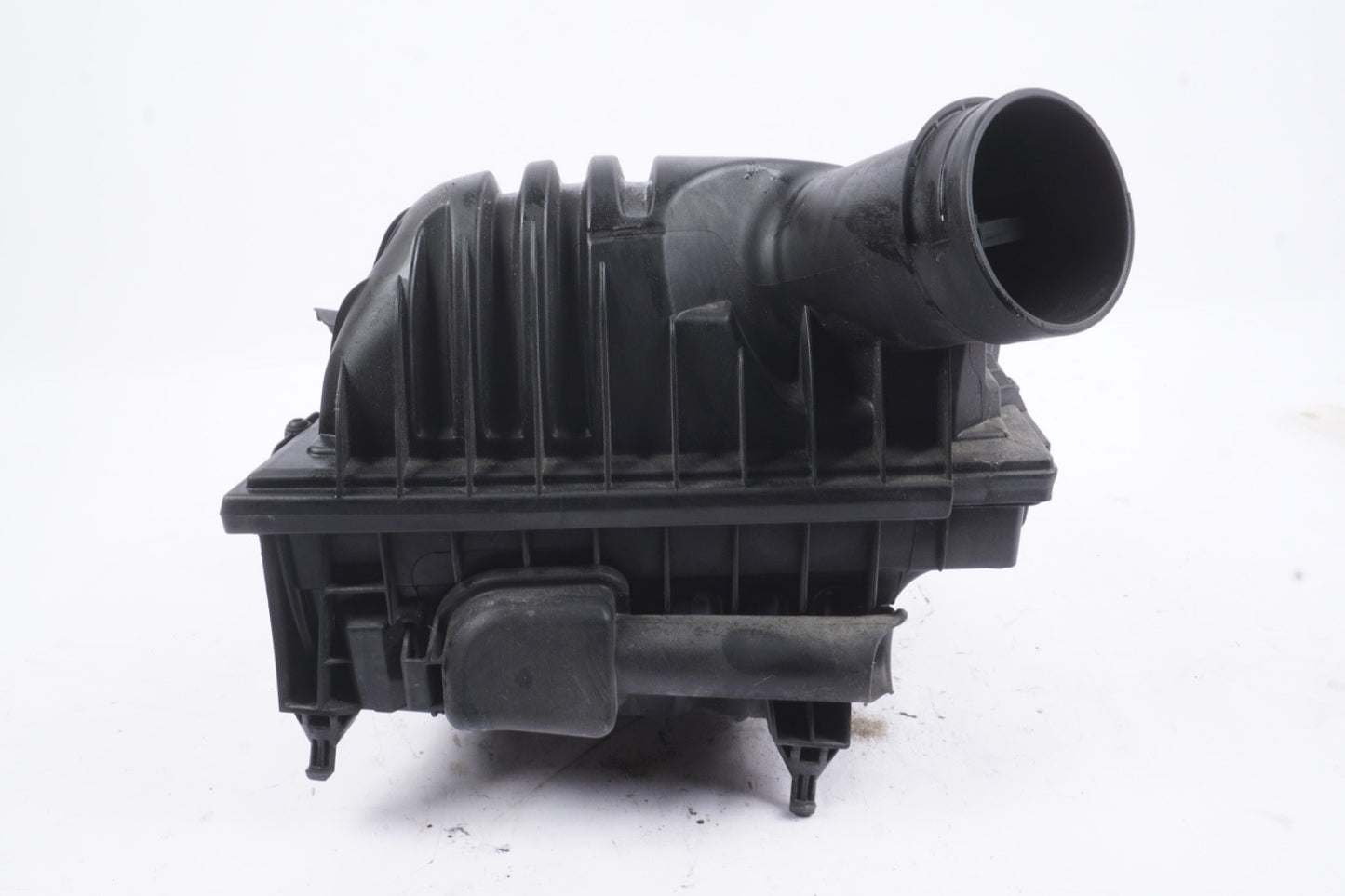 2016 - 2019 BMW X1 X2 2.0L ENGINE AIR CLEANER INTAKE W/ FILTER HOUSING BOX OEM