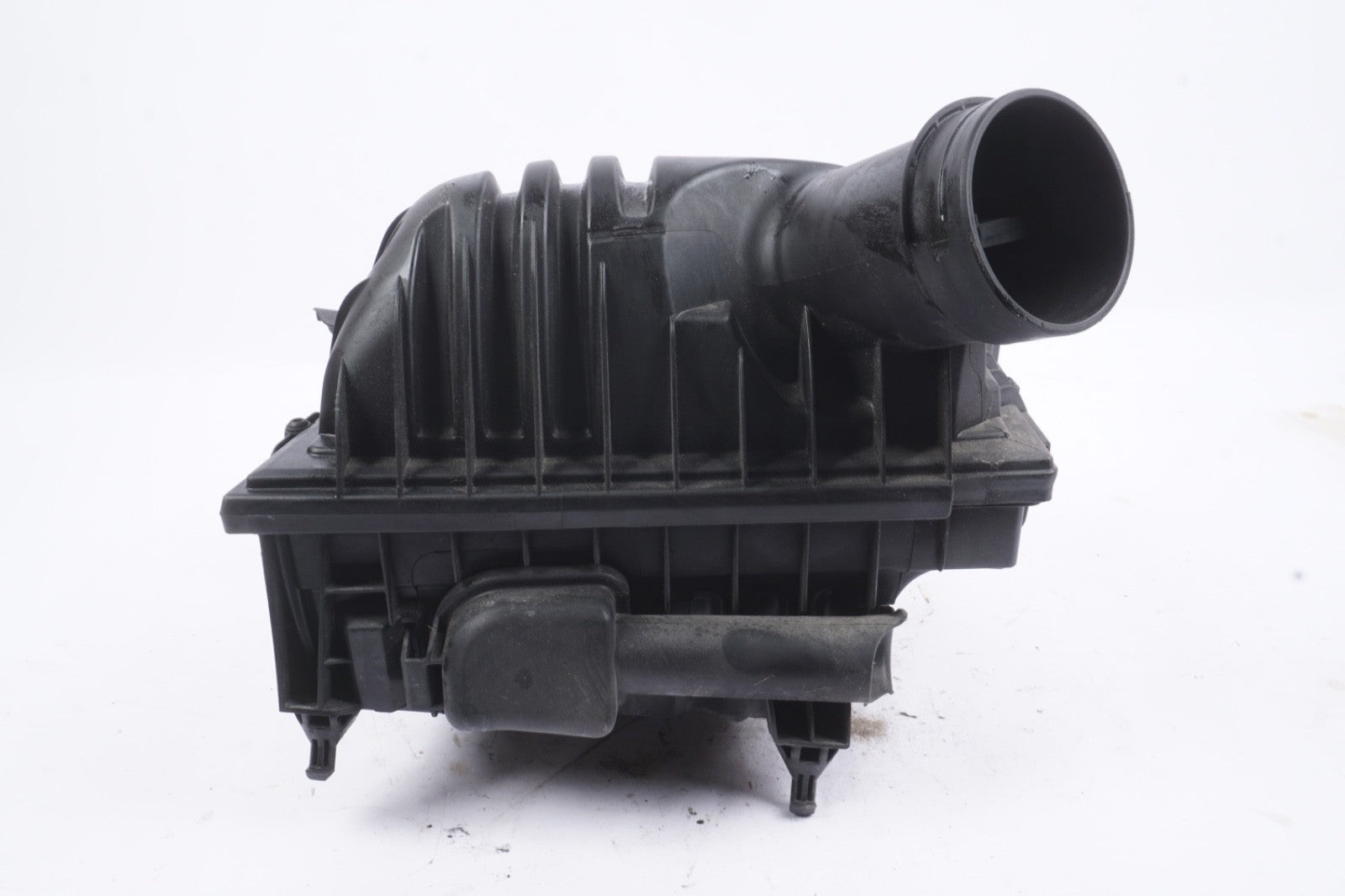 2016 - 2019 BMW X1 X2 2.0L ENGINE AIR CLEANER INTAKE W/ FILTER HOUSING BOX OEM