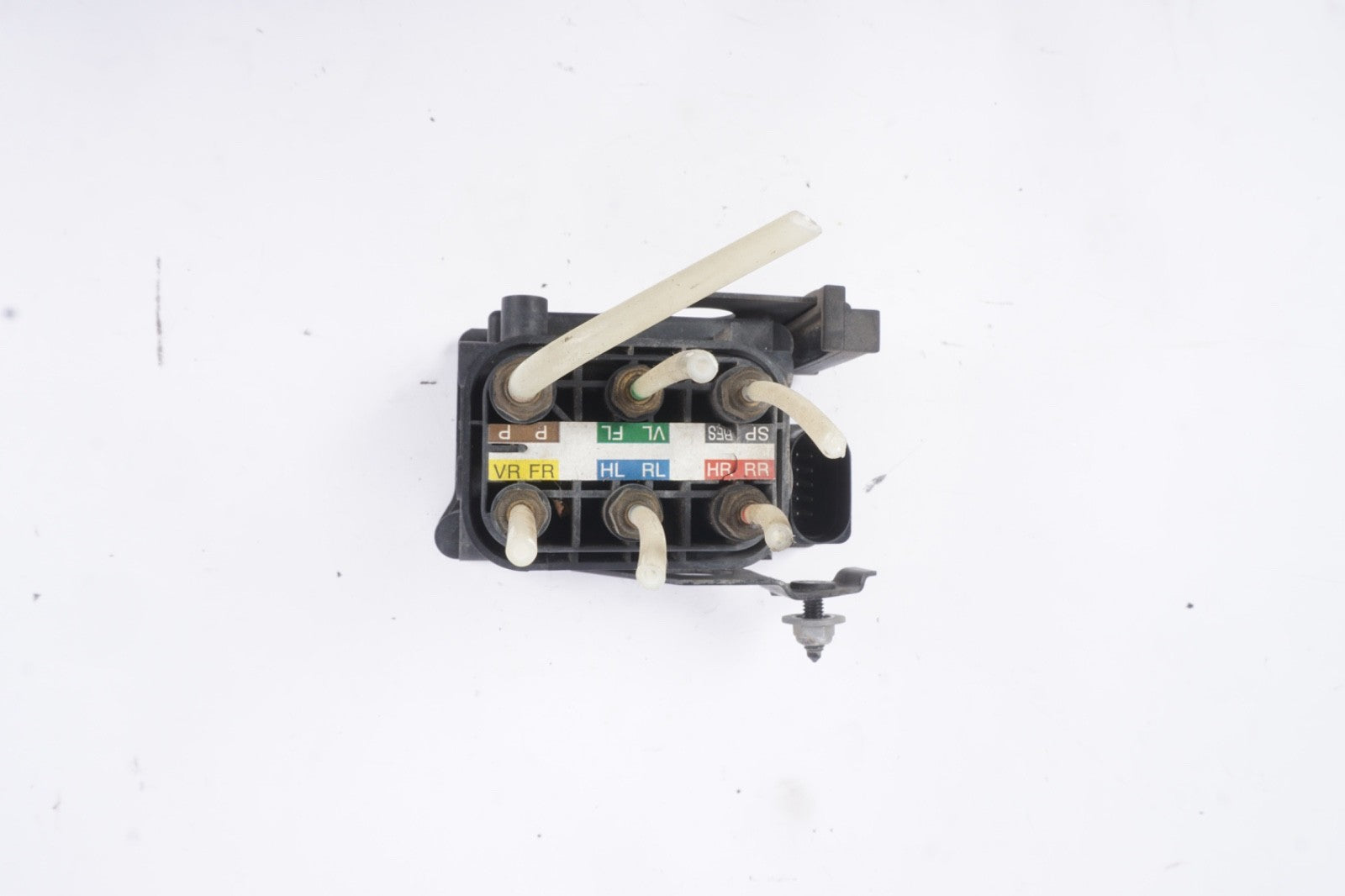 06-20 Mercedes W221 S550 CL550 Airmatic Air Pneumatic Suspension Valve Block OEM