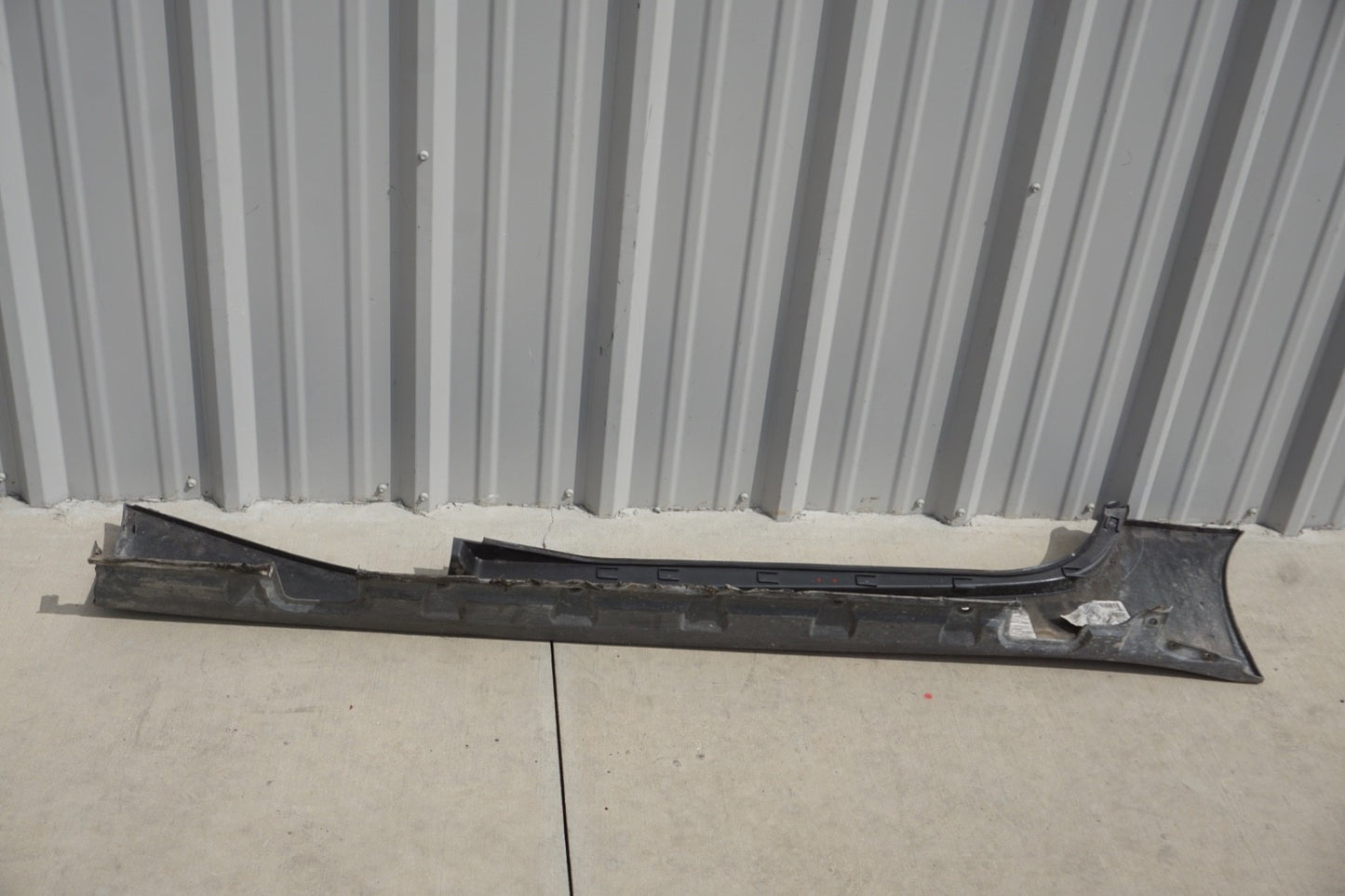 03-08 BMW E85 E86 Z4 Right Passenger Side Skirt Rocker Panel Molding Oem