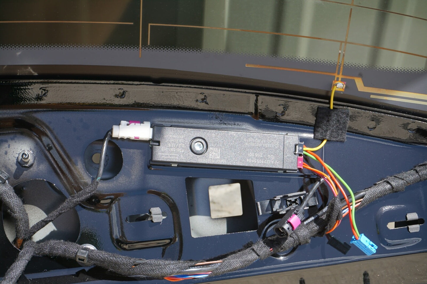 2015 - 2020 MERCEDES GLA250 X156 TAILGATE BACK DOOR SHELL PANEL W/ GLASS OEM