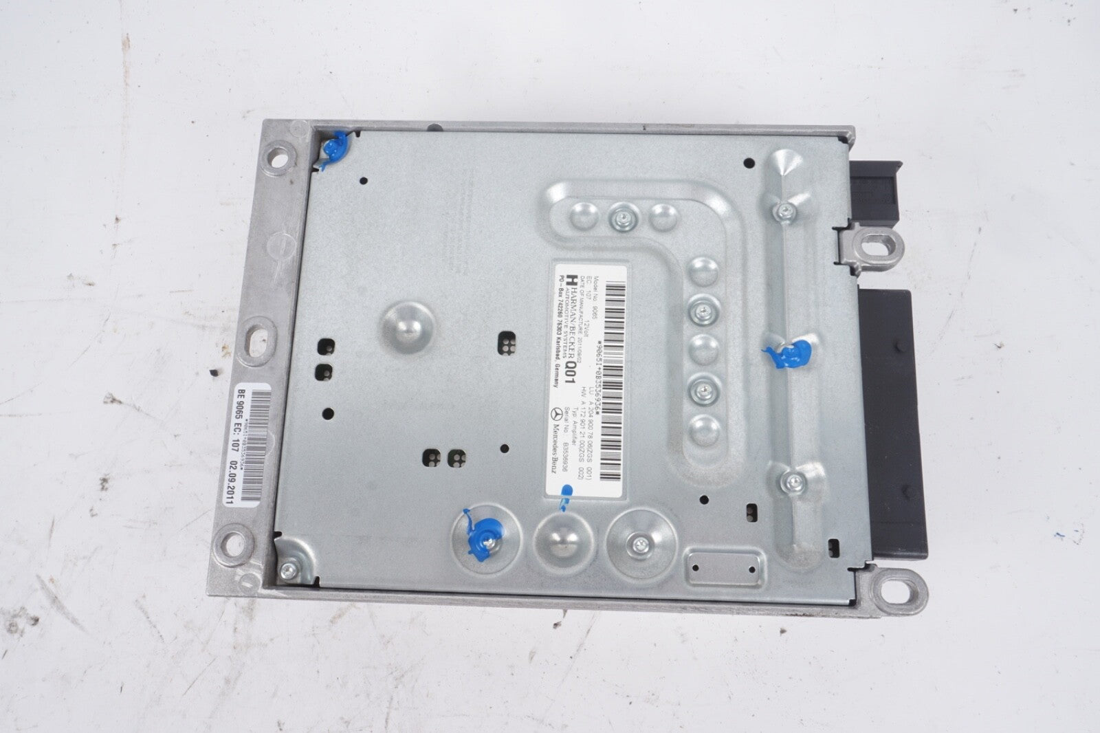 08-17 Mercedes W204 C300 E63 E550 Amplifier Amp Harman/Becker 2049007806 OEM