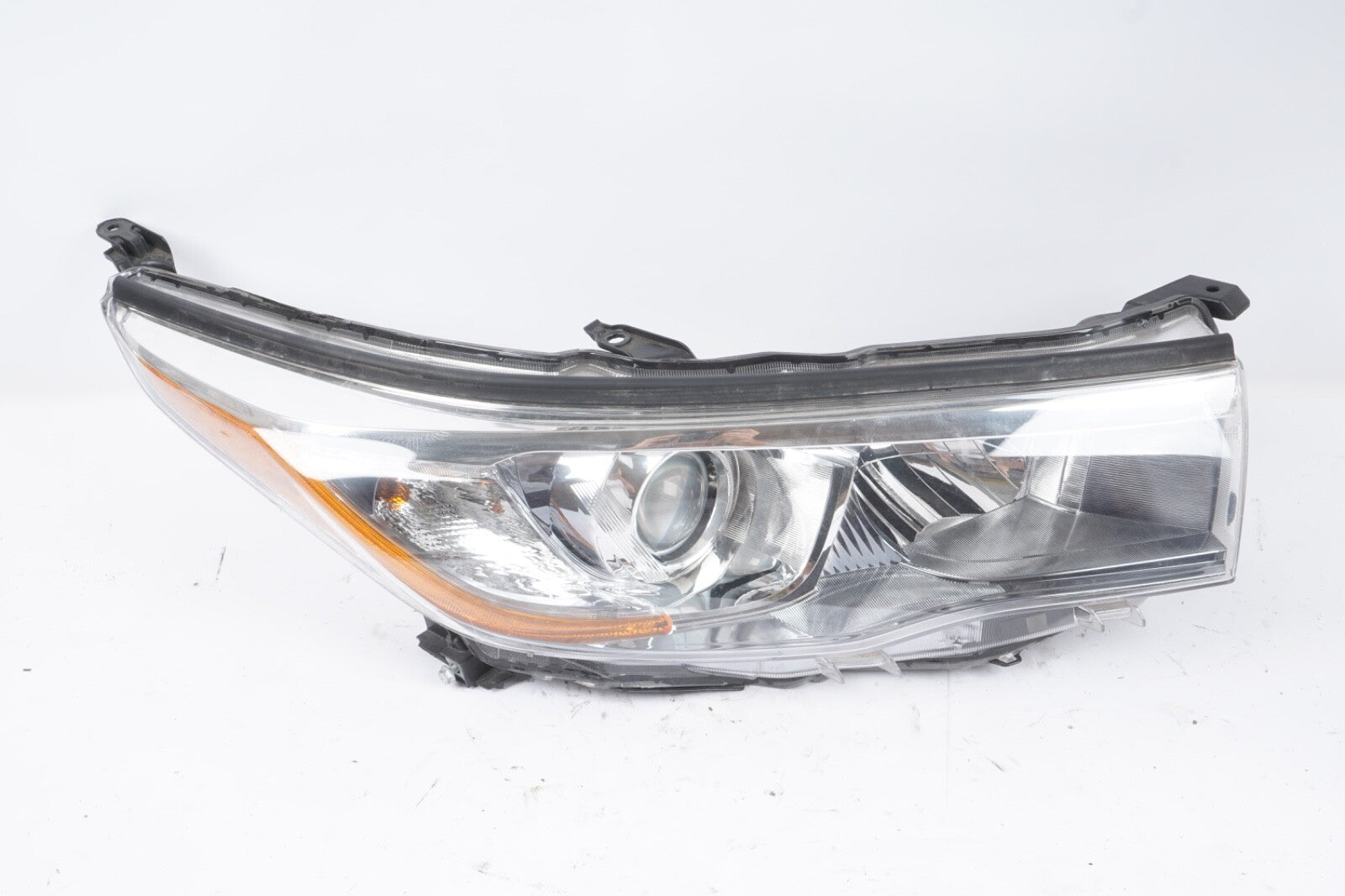 2014-2016 Toyota Highlander Right Side Headlight Halogen Chrome OEM