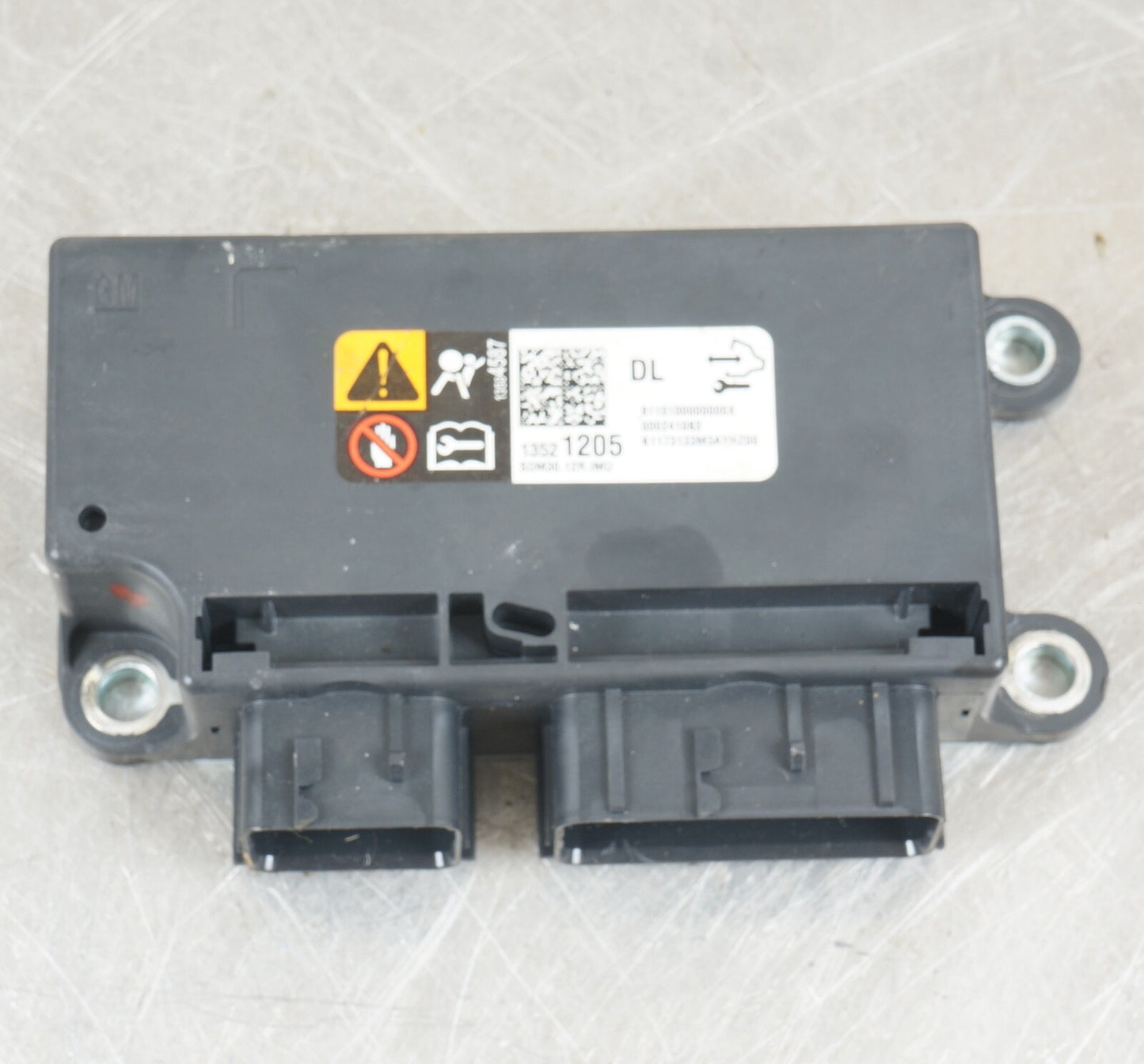 2018 2022 CHEVROLET SILVERADO 1500 CONTROL MODULE OEM HAS CRACH DATA