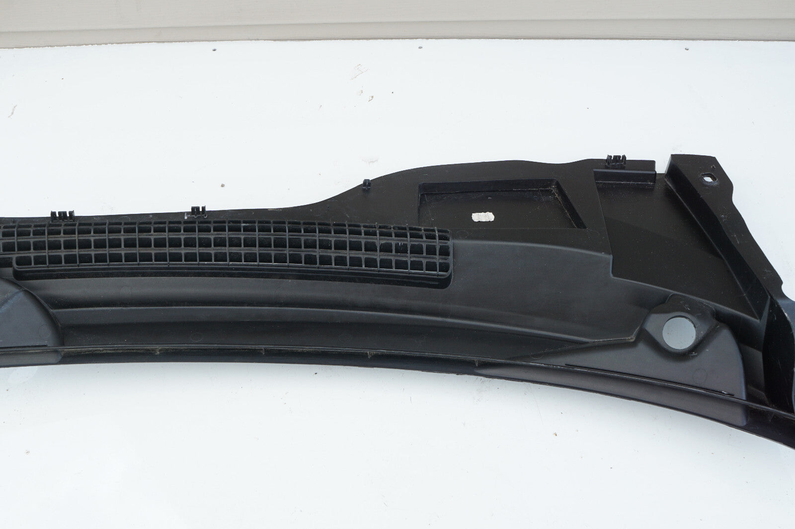 2007 - 2015 MINI COOPER CLUBMAN R55 LEFT DRIVER SIDE WINDSHIELD COWL COVER OEM