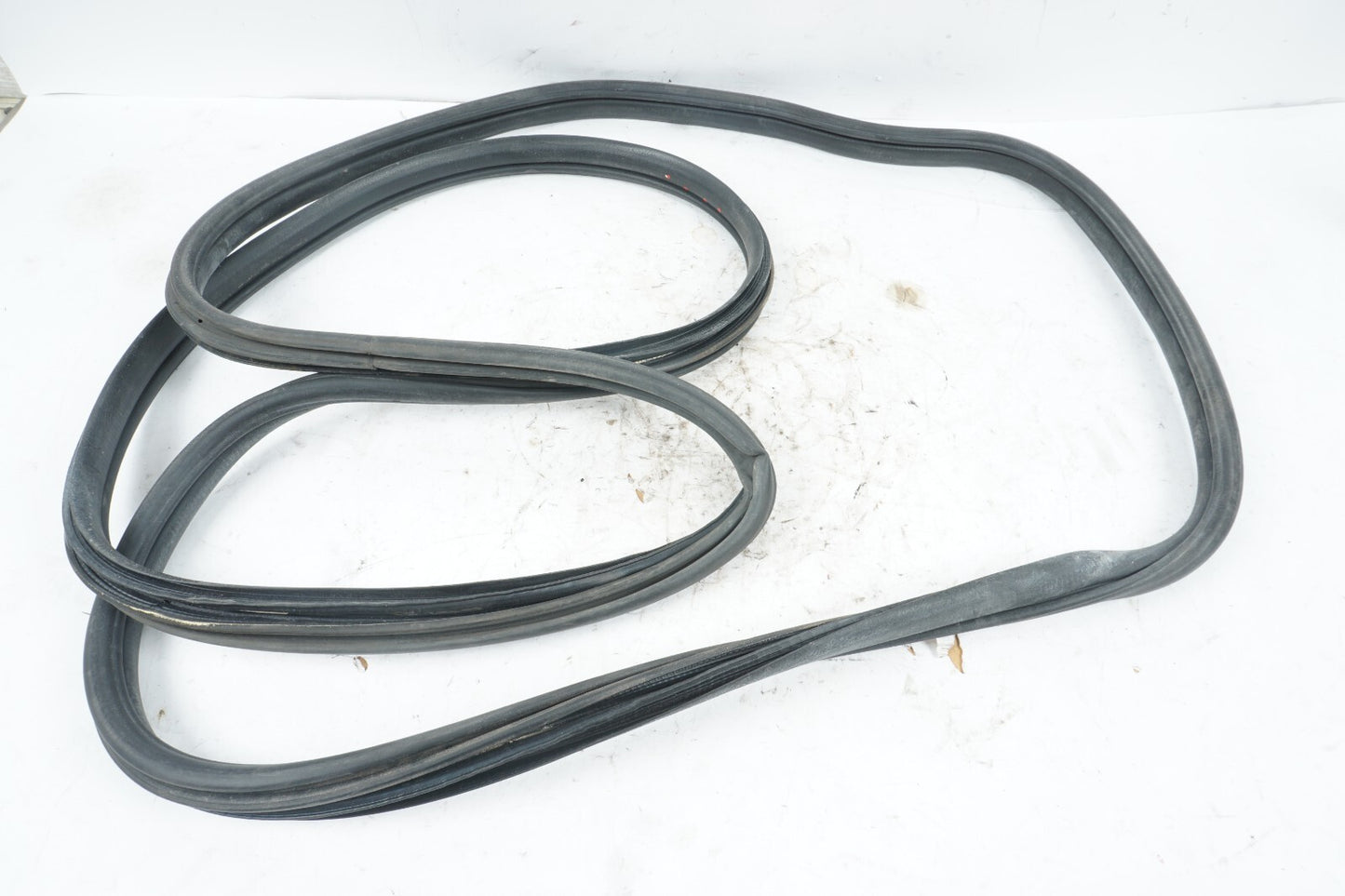 11 - 17 HONDA ODYSSEY REAR RIGHT PASS SIDE DOOR ON BODY WEATHERSTRIP SEAL  OEM