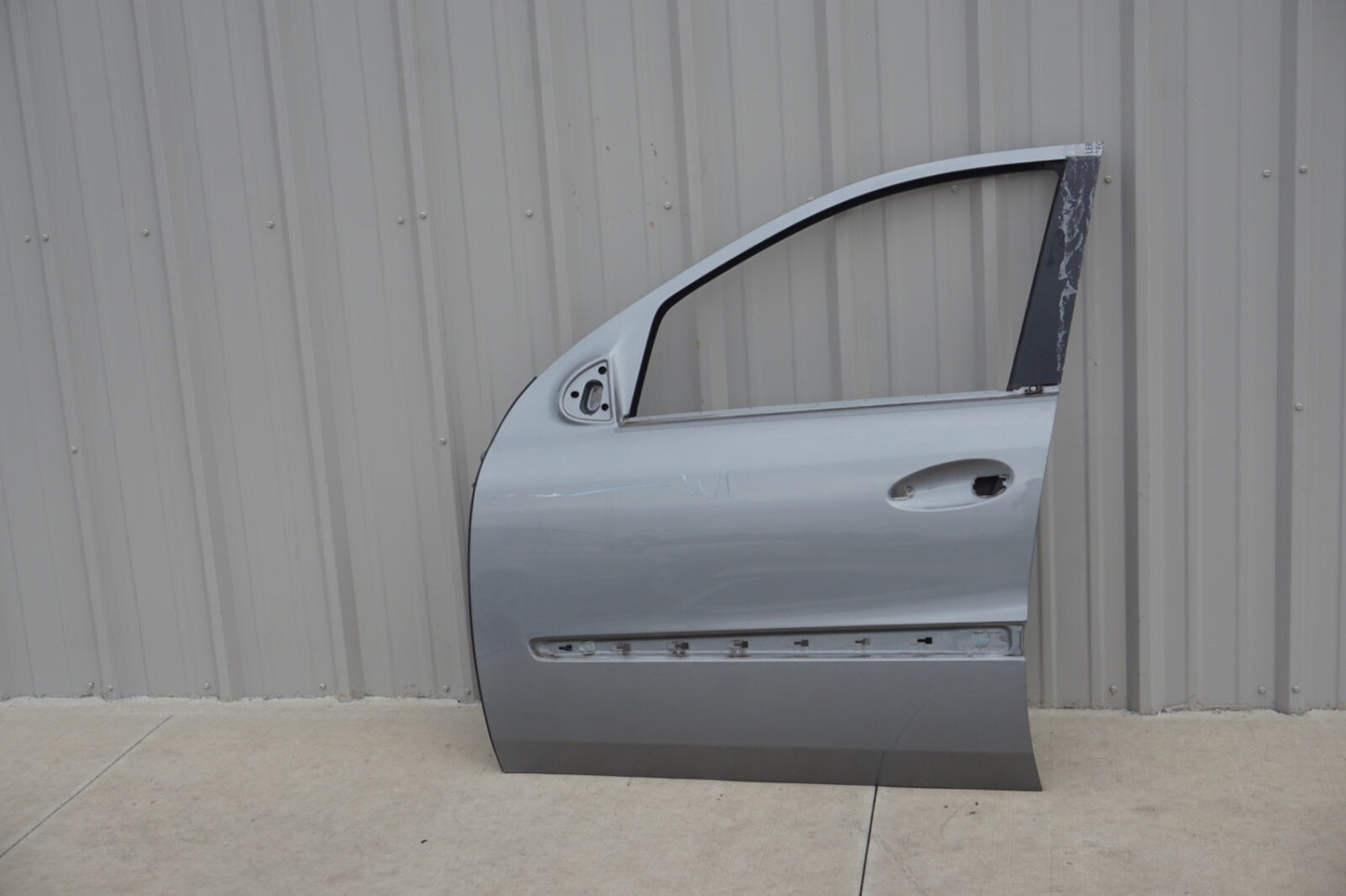 06 - 11 Mercedes W164 ML63 ML350 ML500 FRONT LEFT DRIVER SIDE DOOR SHELL OEM