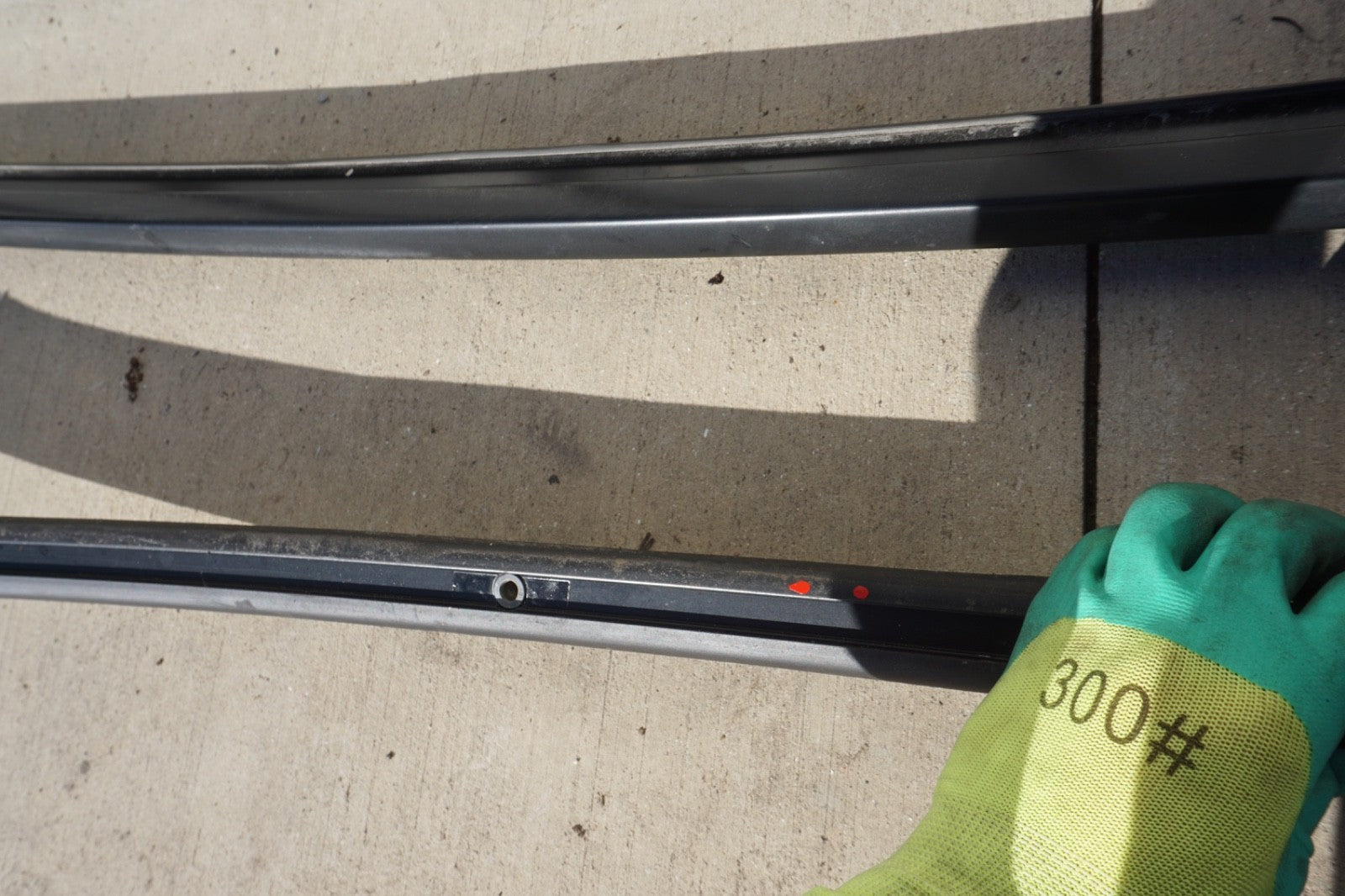 2017 - 2023 Alfa Romeo Q4 Stelvio Right And Left Luggage Roof Rails OEM