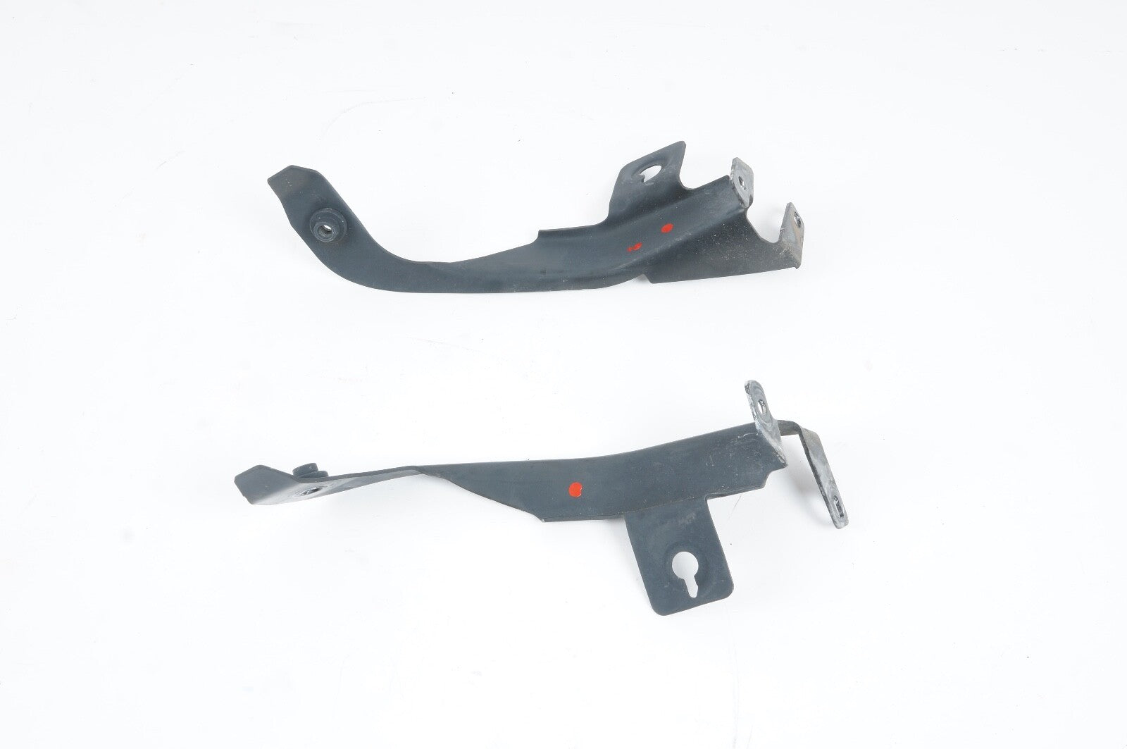 06-10 BMW 650I M6 E64 E63 FRONT LEFT RIGHT SIDE FENDER LOWER BRACKET HOLDER PAIR